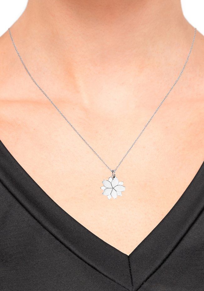 s.Oliver Kette mit Anhänger Lotusblüte... s.Oliver Kette mit Anhänger Lotusblüte...