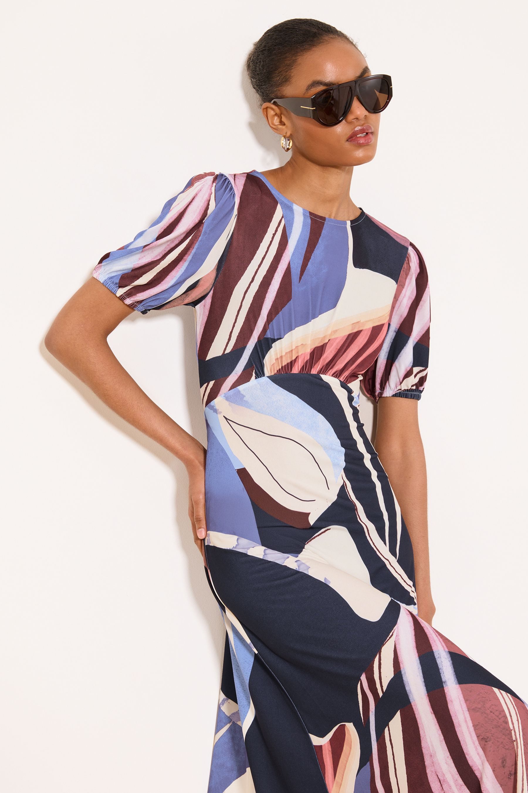 LIPSY Midikleid Lipsy Jersey-Midikleid mit abstraktem Print (1-tlg)