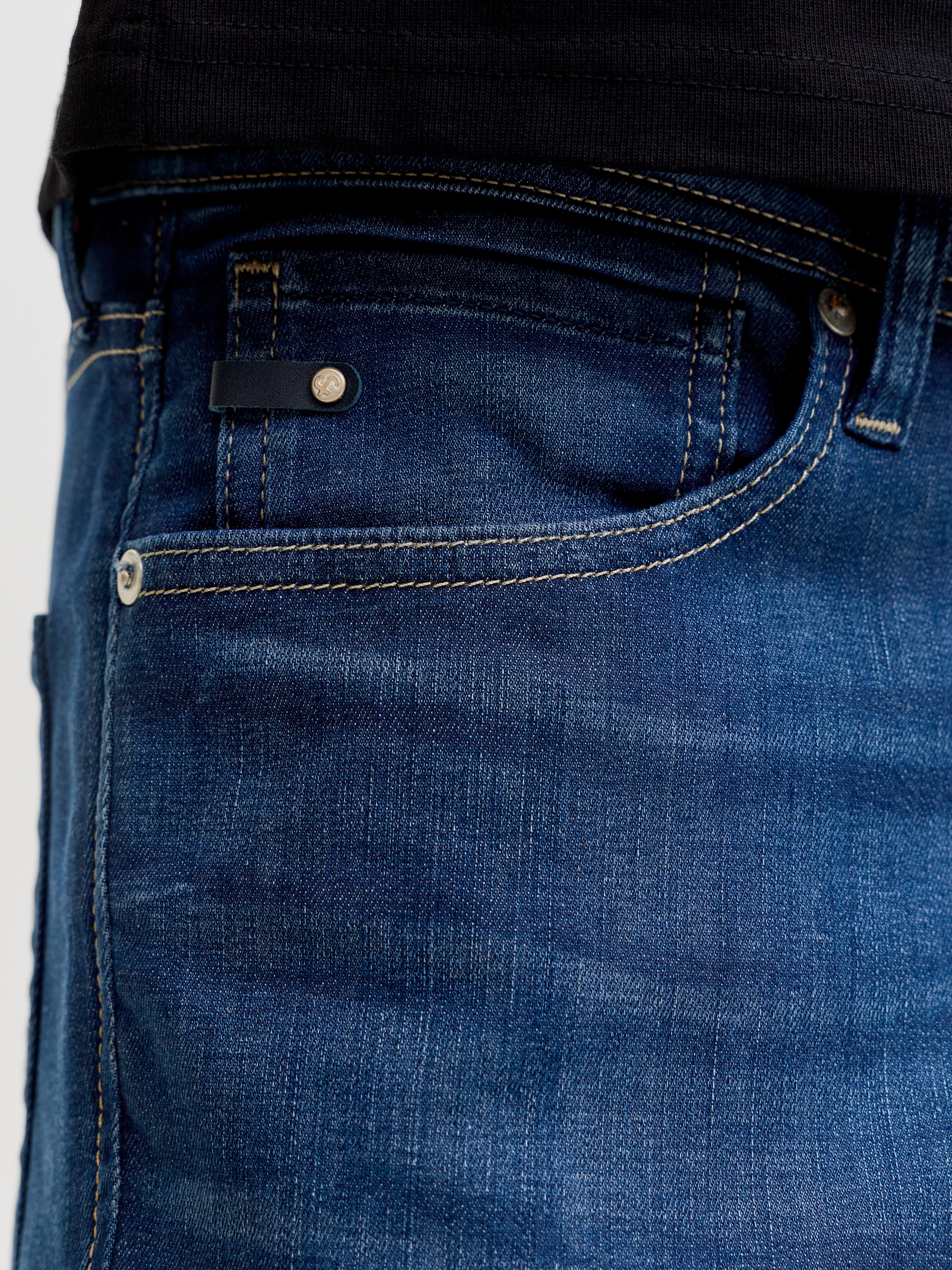 Jack & Jones Regular-fit-Jeans JJICLARK mit Used-Look und Stretch für den Alltag mit Abriebeffekten
