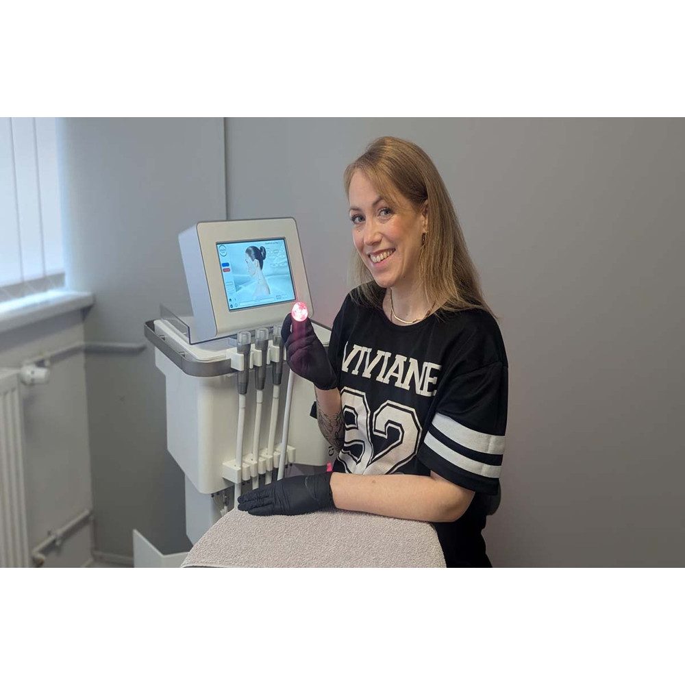 Jochen Schweizer Erlebnisgutschein Needling Behandlung Rostock, Glow Needling: Hightech trifft Hautverwöhnung