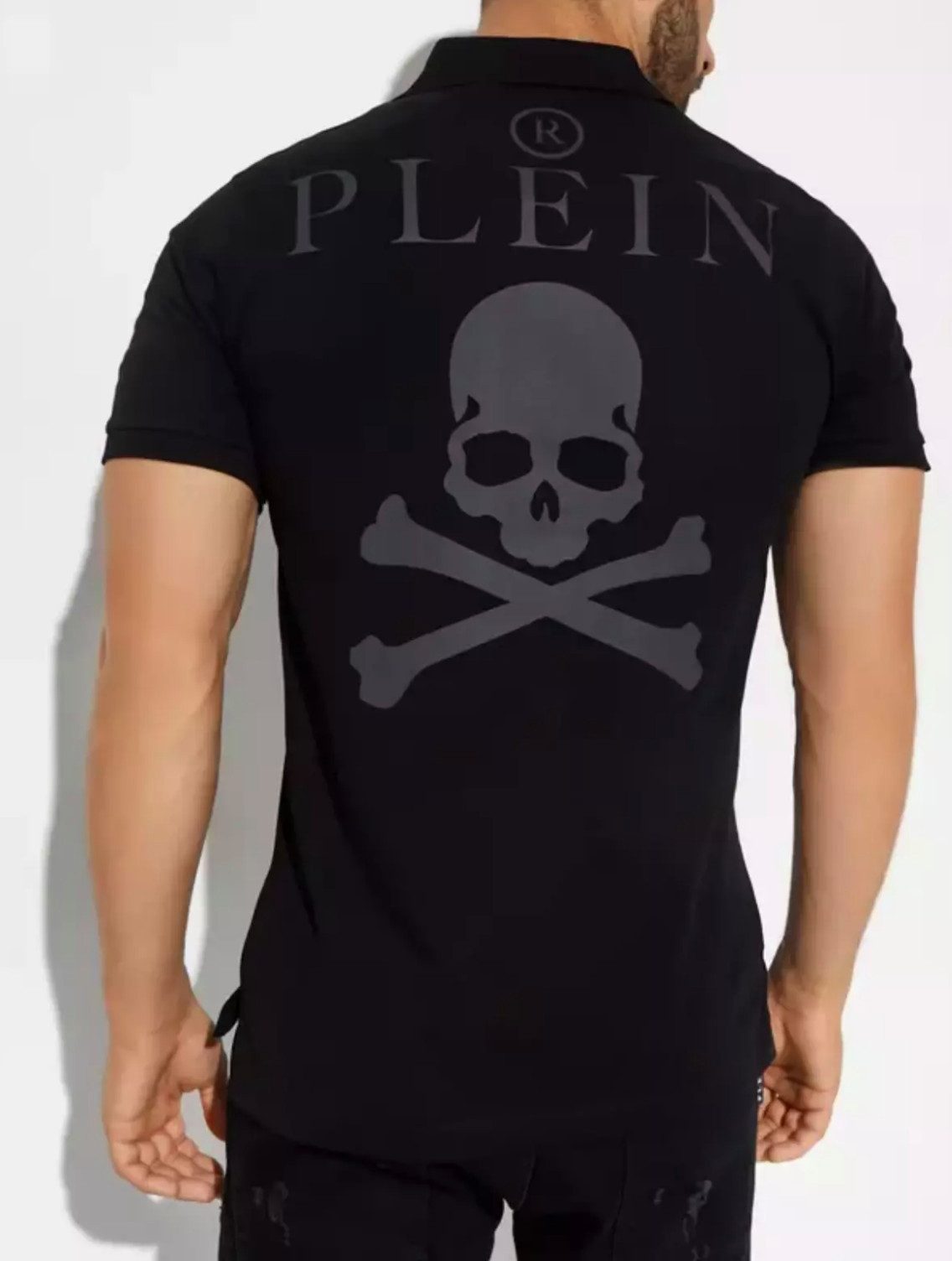 PHILIPP PLEIN Poloshirt Polohemd mit PP Hexagon Patch und Skull&Bones Logo Slim fit Gerippter Kragen und Bündchen, Asymmetrischer Saum