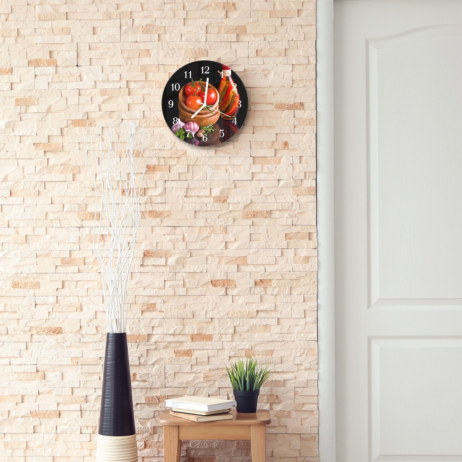 Primedeco Wanduhr Wanduhr - Durchmesser Topf Tomaten Motiv und Quarzuhrwerk Knoblauch mit Glas aus und Rund mit 30 cm im