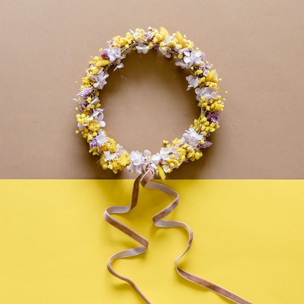 LYKKE & You Haarband Haarkranz Trockenblumen in gelb und braun, in weiß abgesetzt