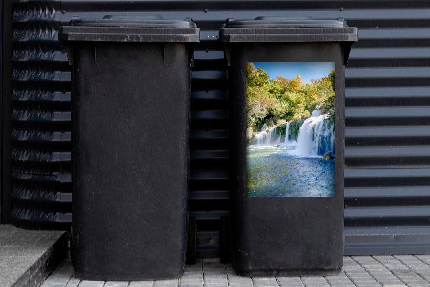 im in des Wasserfälle Mülltonne, Die Abfalbehälter MuchoWow Mülleimer-aufkleber, Krka Krka-Nationalpark Container, Wandsticker St), (1 Kroatien Flusses Sticker,