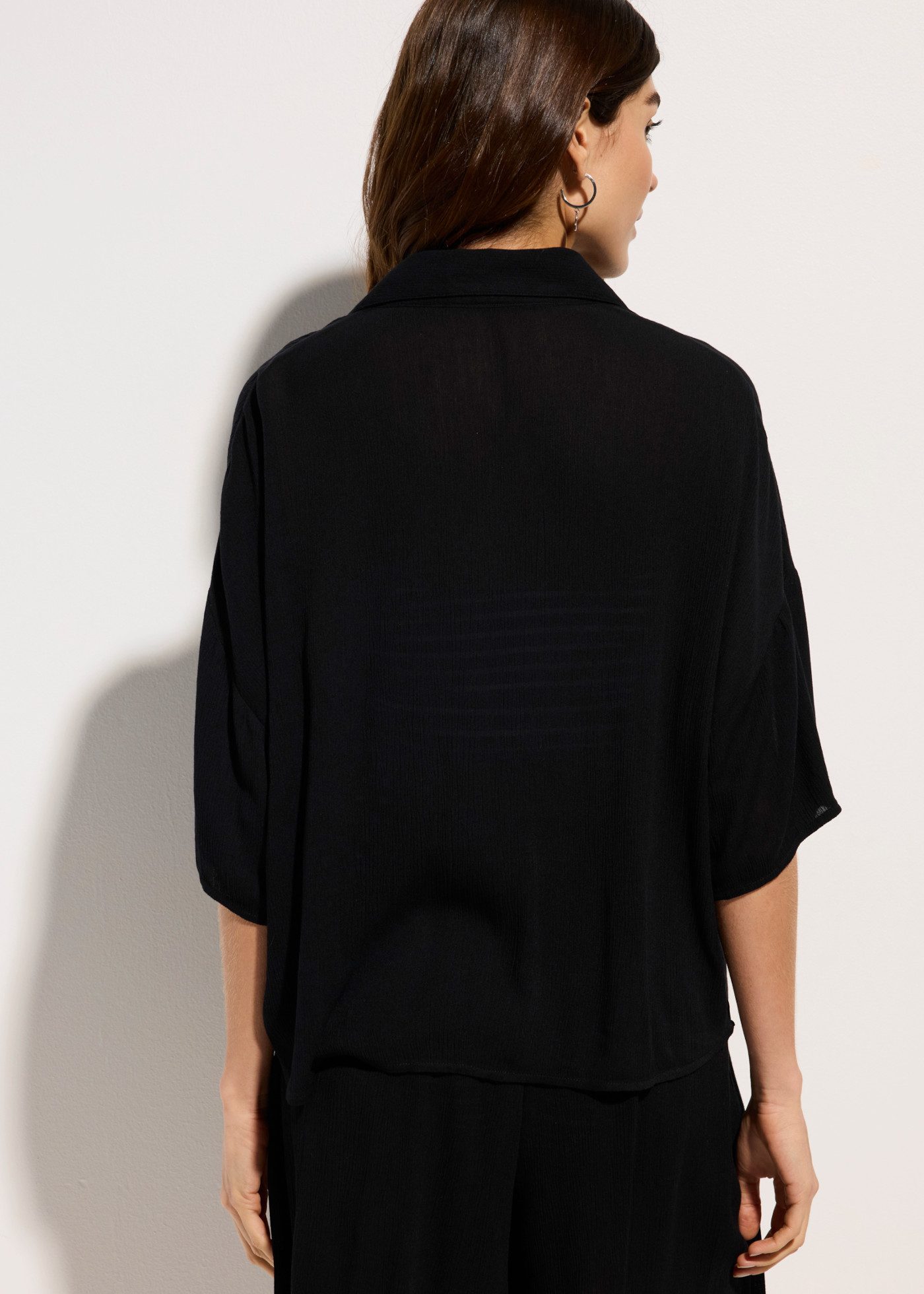 bonprix Kurzarmbluse luftige Kurzarmbluse, Oversize-Passform, mit Hemdblusenkragen
