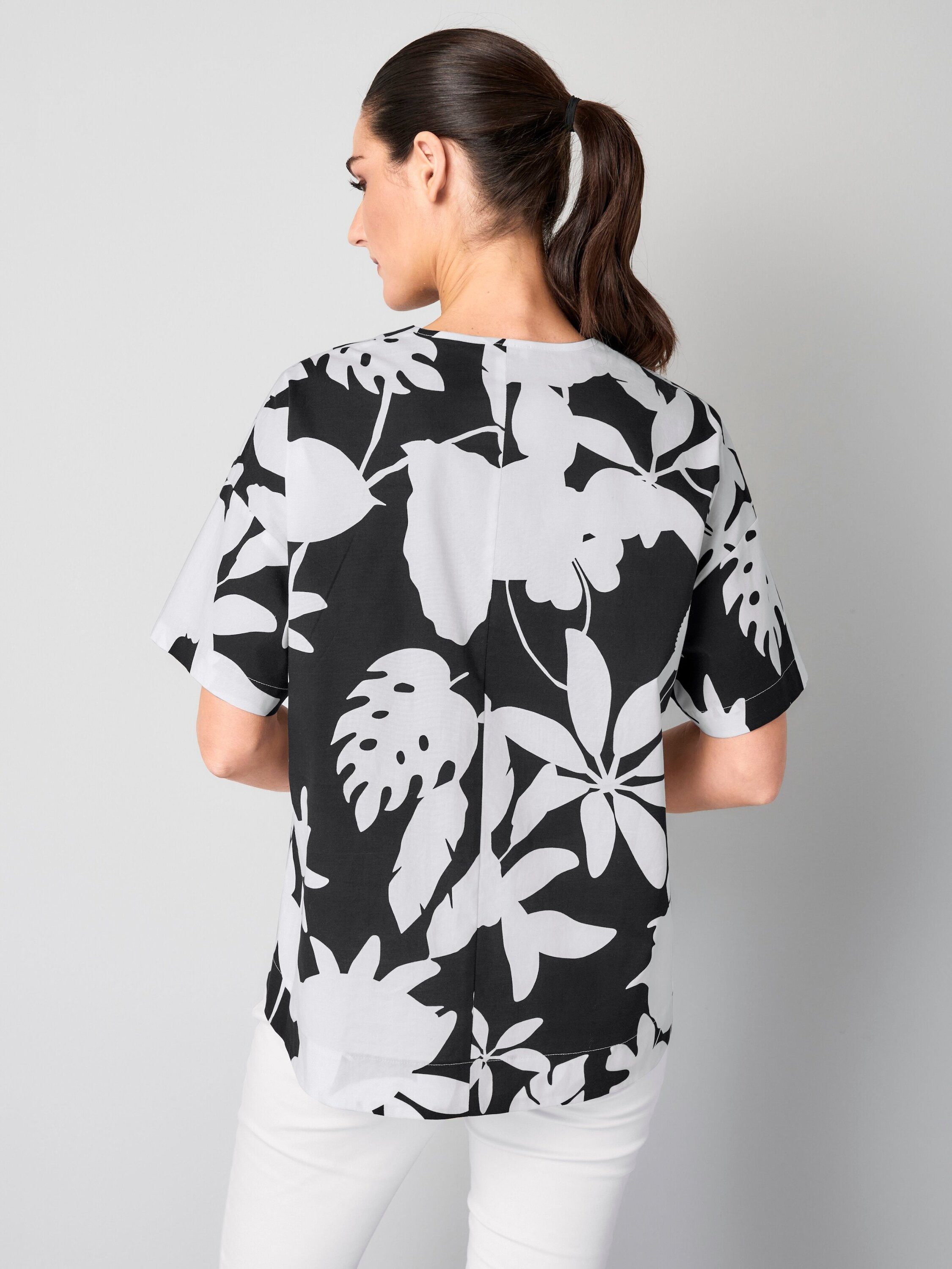 Alba Moda Shirtbluse Florale Shirtbluse mit Halbarm Geblümtes Design, V-Ausschnitt, ohne Verschluss, modisch elegant
