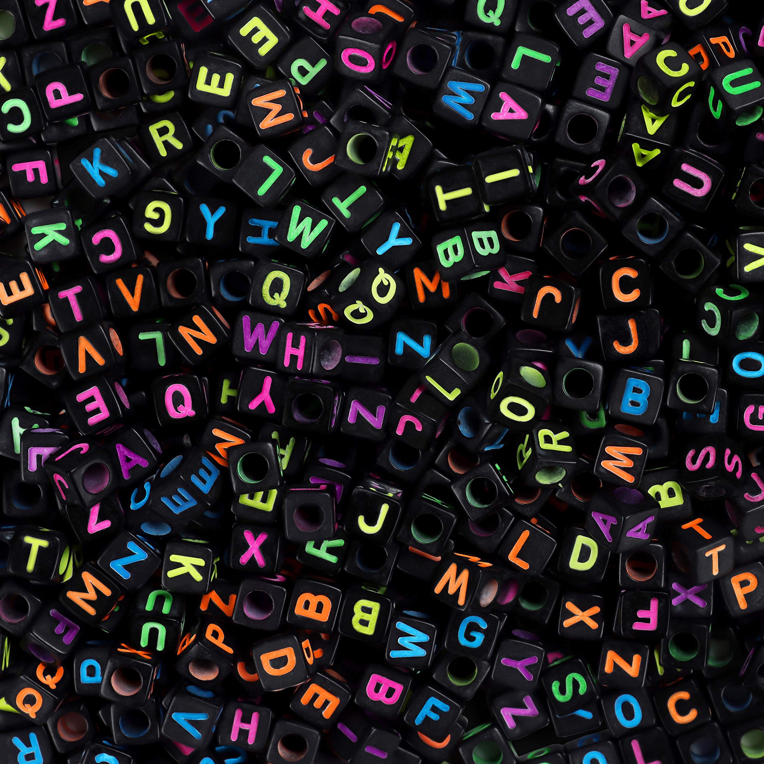 Bastelperlen Kurtzy Neon Acryl Quadrat Perlen Set - A-Z Buchstaben Perlen 6 mm