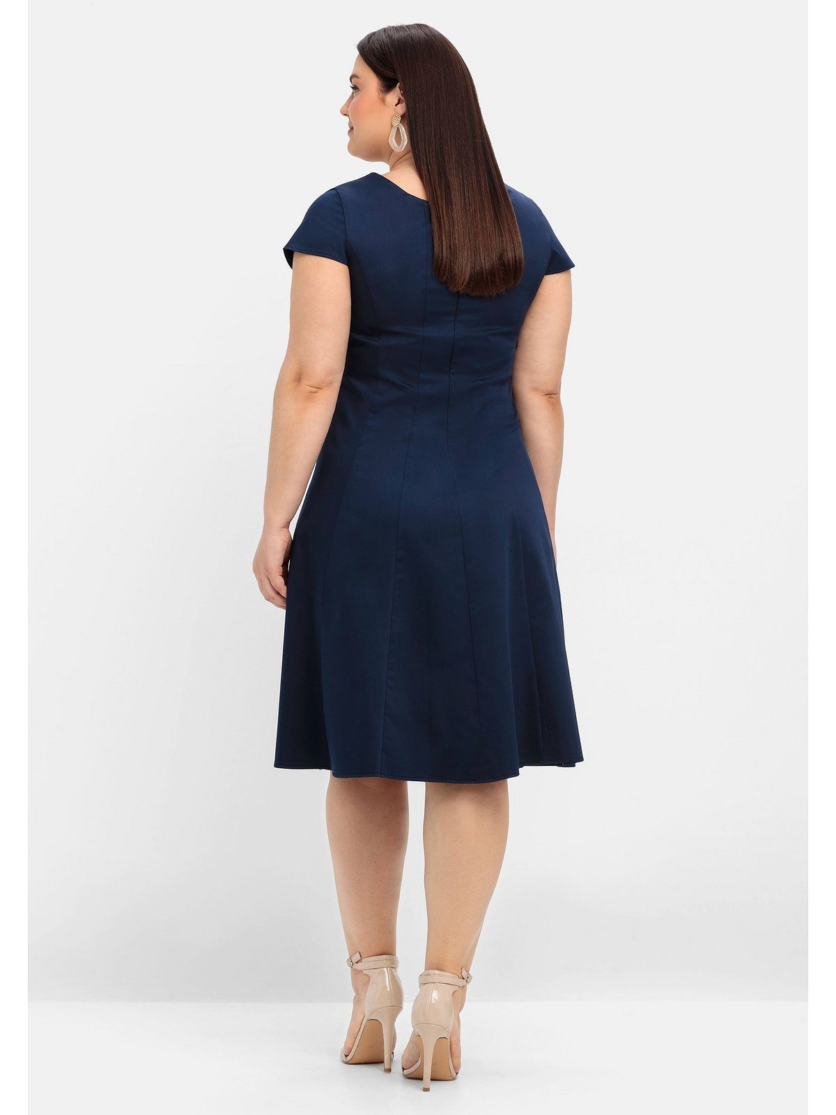 Sheego Cocktailkleid Große Größen in Bahnenform