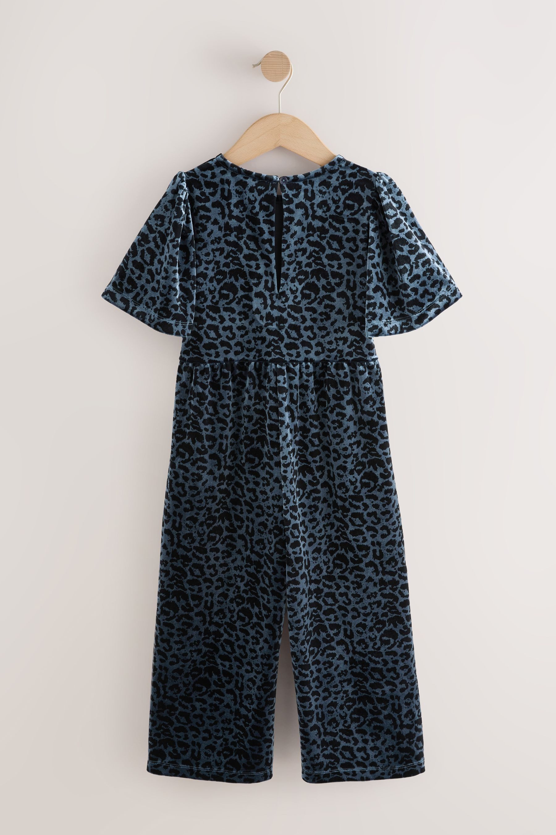 Next Jumpsuit Velours-Jumpsuit mit Animal-Print (1-tlg)