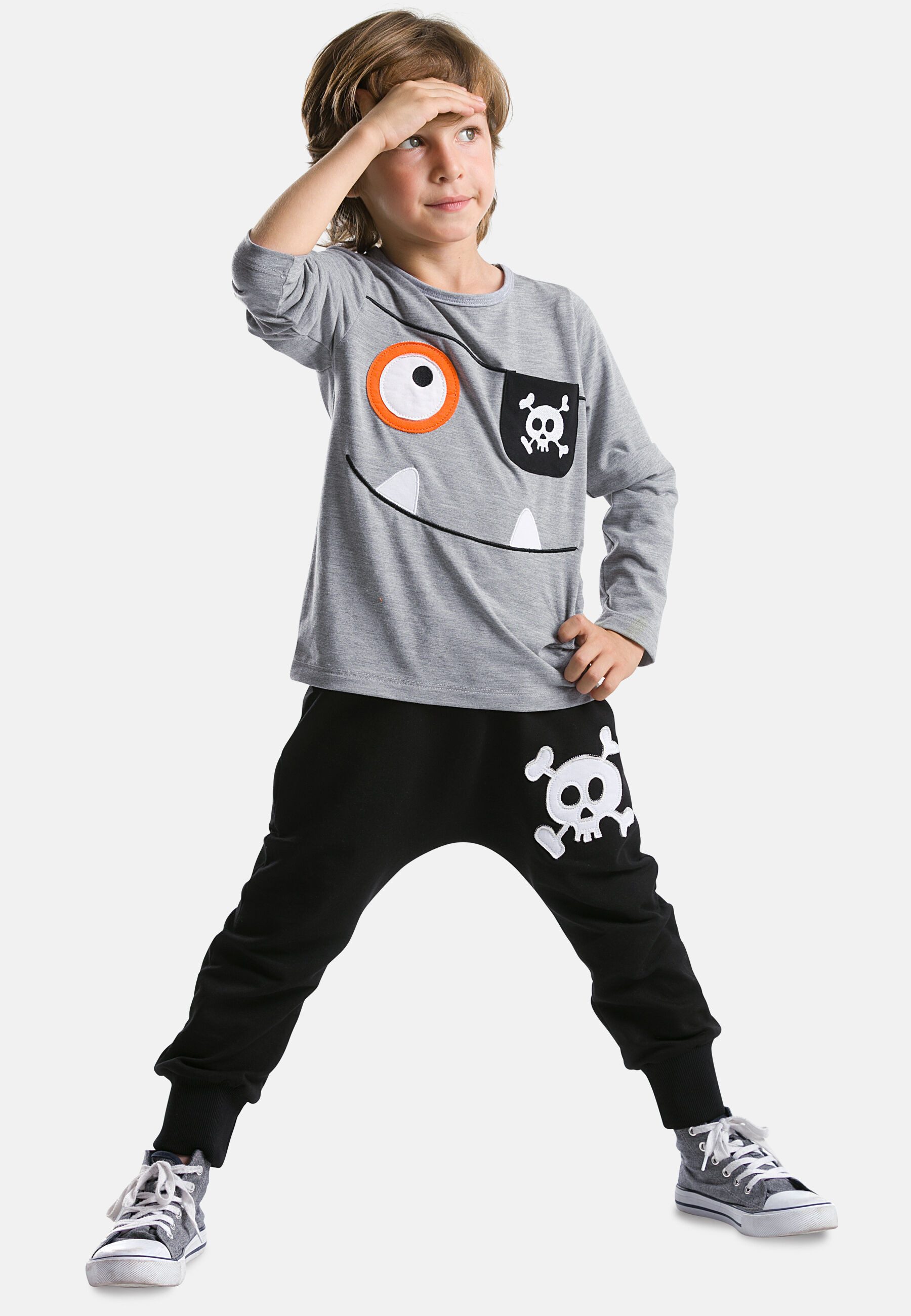 Denokids Hausanzug Happy Pirate (2 tlg) mit Piratengesicht-Applikation