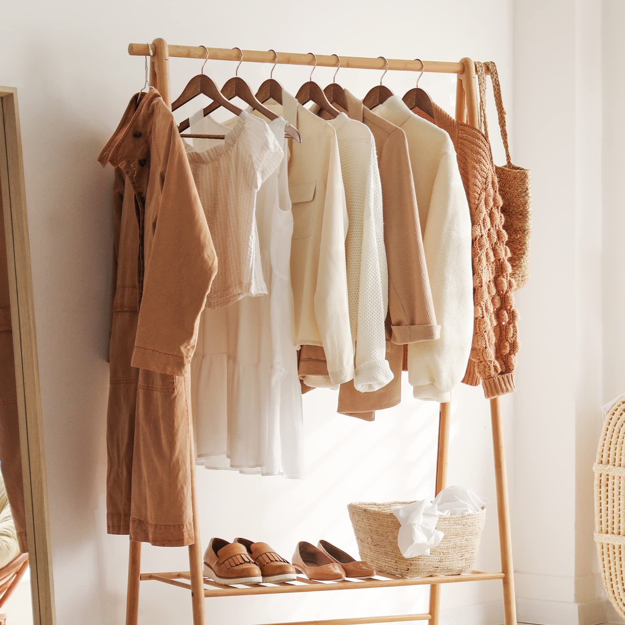 House Day Kleiderbügel Holz für Anzüge, rutschfest, (32-tlg), Kleiderbügel günstig online kaufen