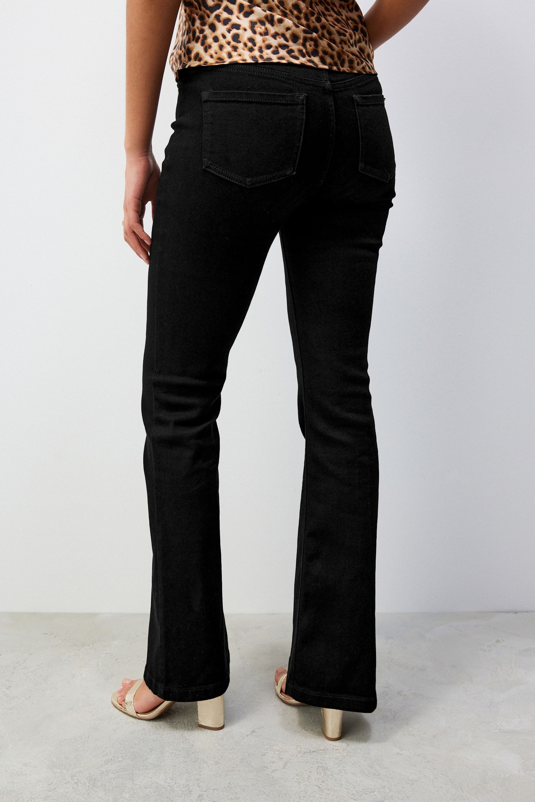 Next Schlagjeans Superweiche Jeans mit ausgestelltem Bein (1-tlg) günstig online kaufen