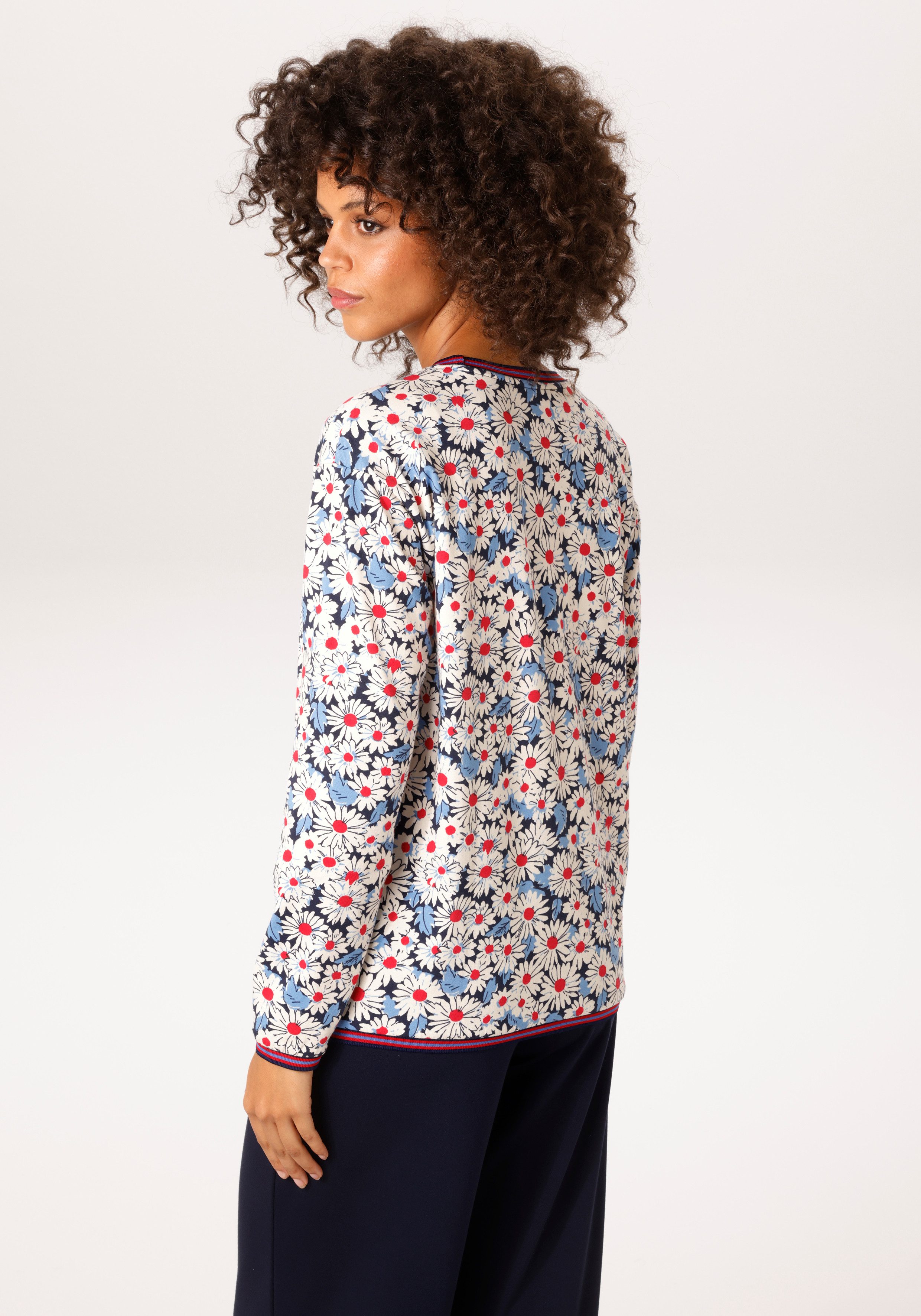 Aniston CASUAL Sweatshirt allover mit Blüten bedruckt - NEUE KOLLEKTION