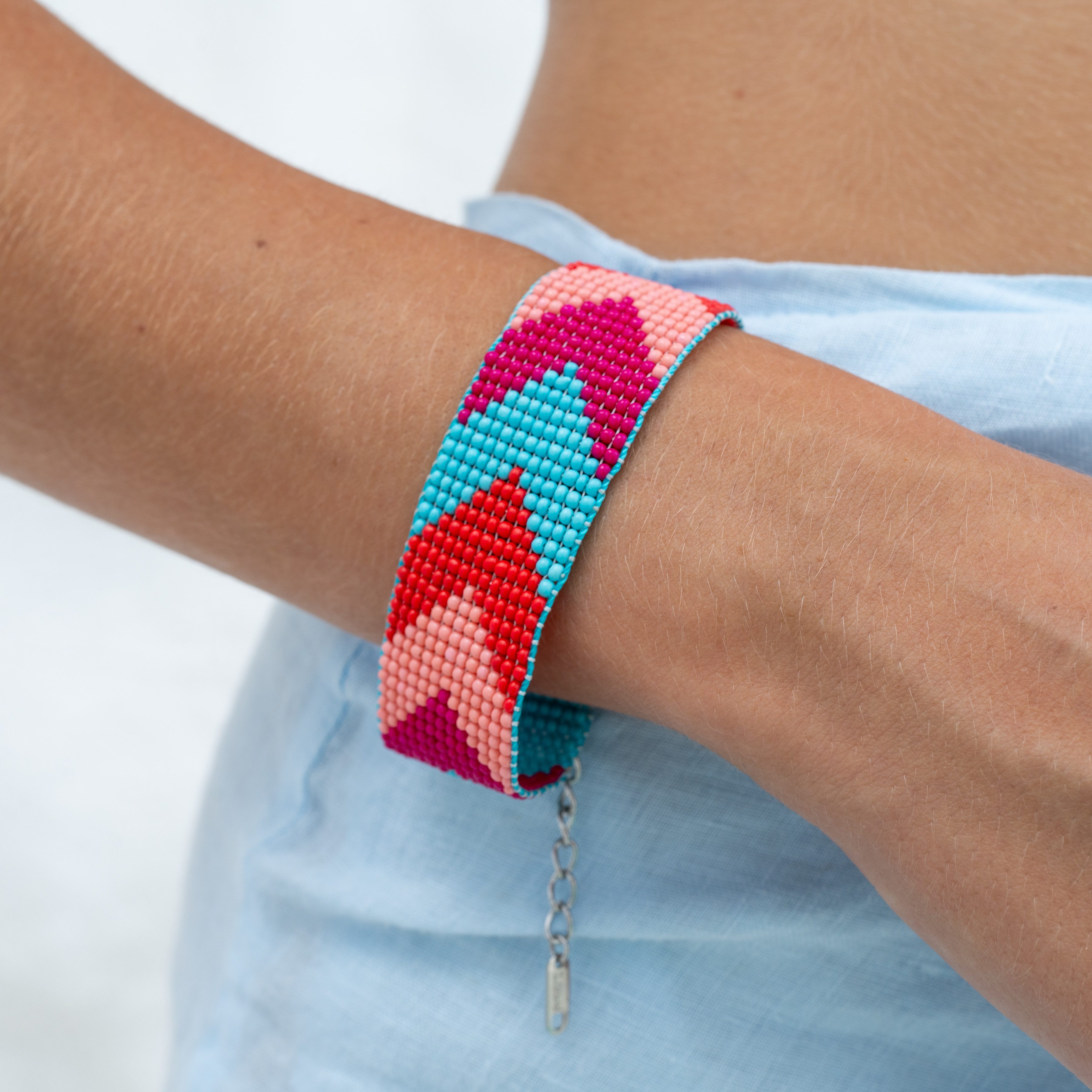Made by Nami Perlenarmband Damen Armband bunt mit Perlen Wasserfest Boho-Stil, aus Perlen – sommerlich – mit Verlängerung – Bild 2 von 5