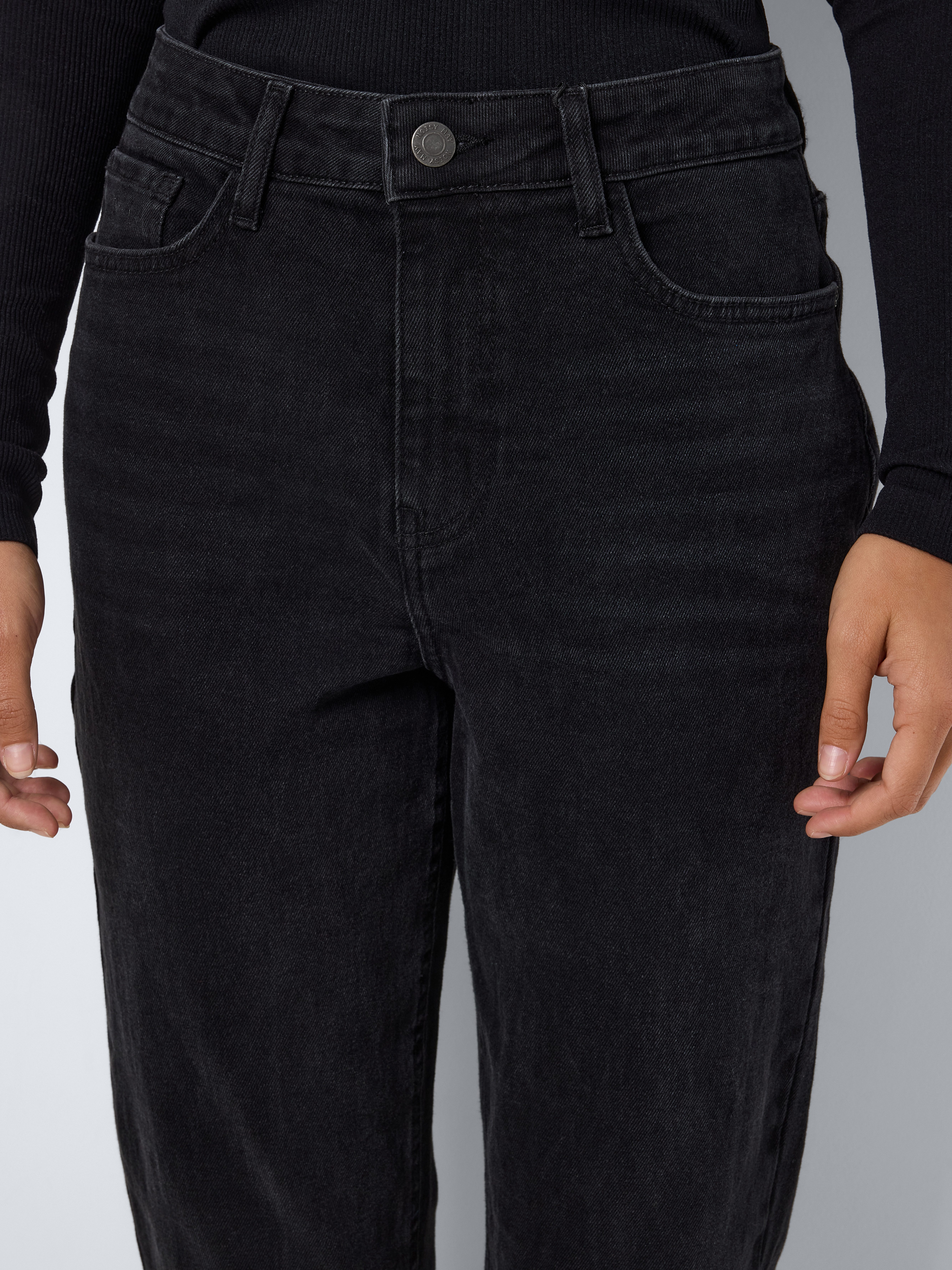 Noisy may High-waist-Jeans NMDAISY HW MOM FIT JEAN BLACK FWD NOOS