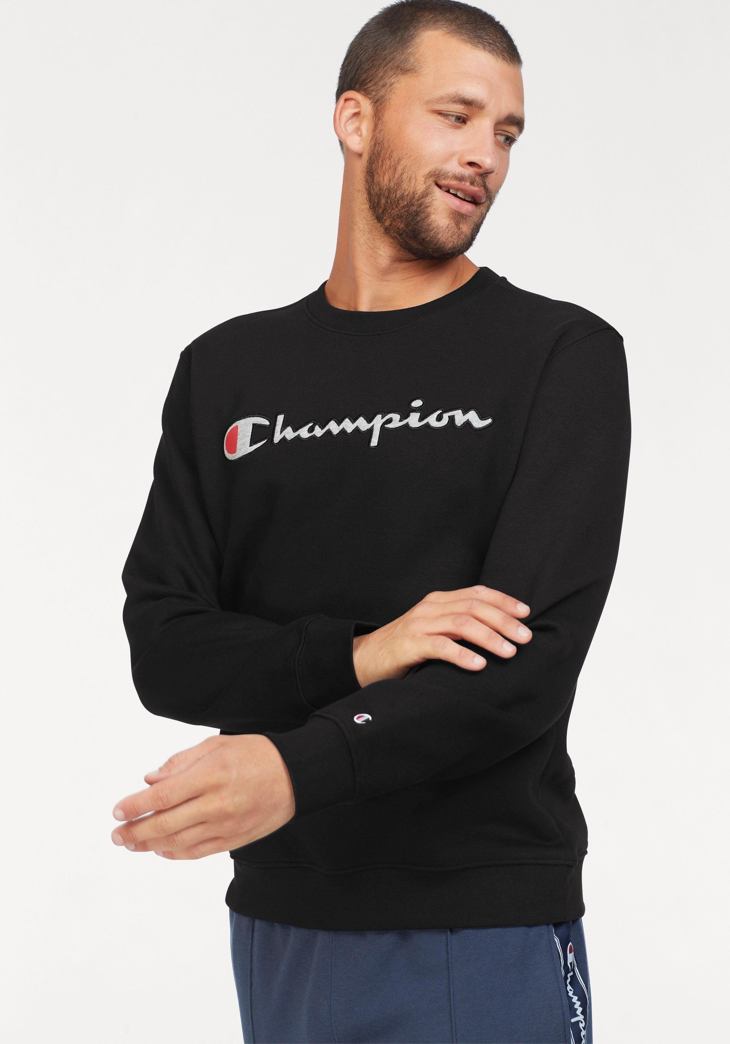 champion sweatshirt sneaks up