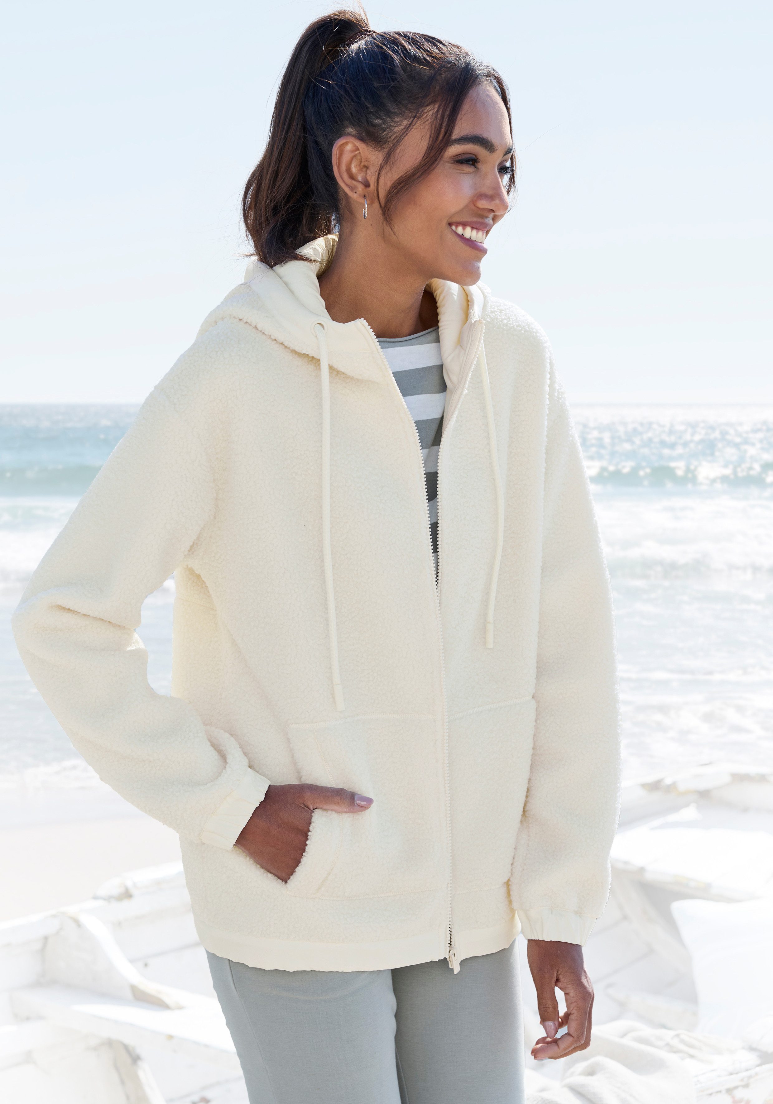 Elbsand Fleecejacke aus Teddy-Fleece- mit Kapuze günstig online kaufen