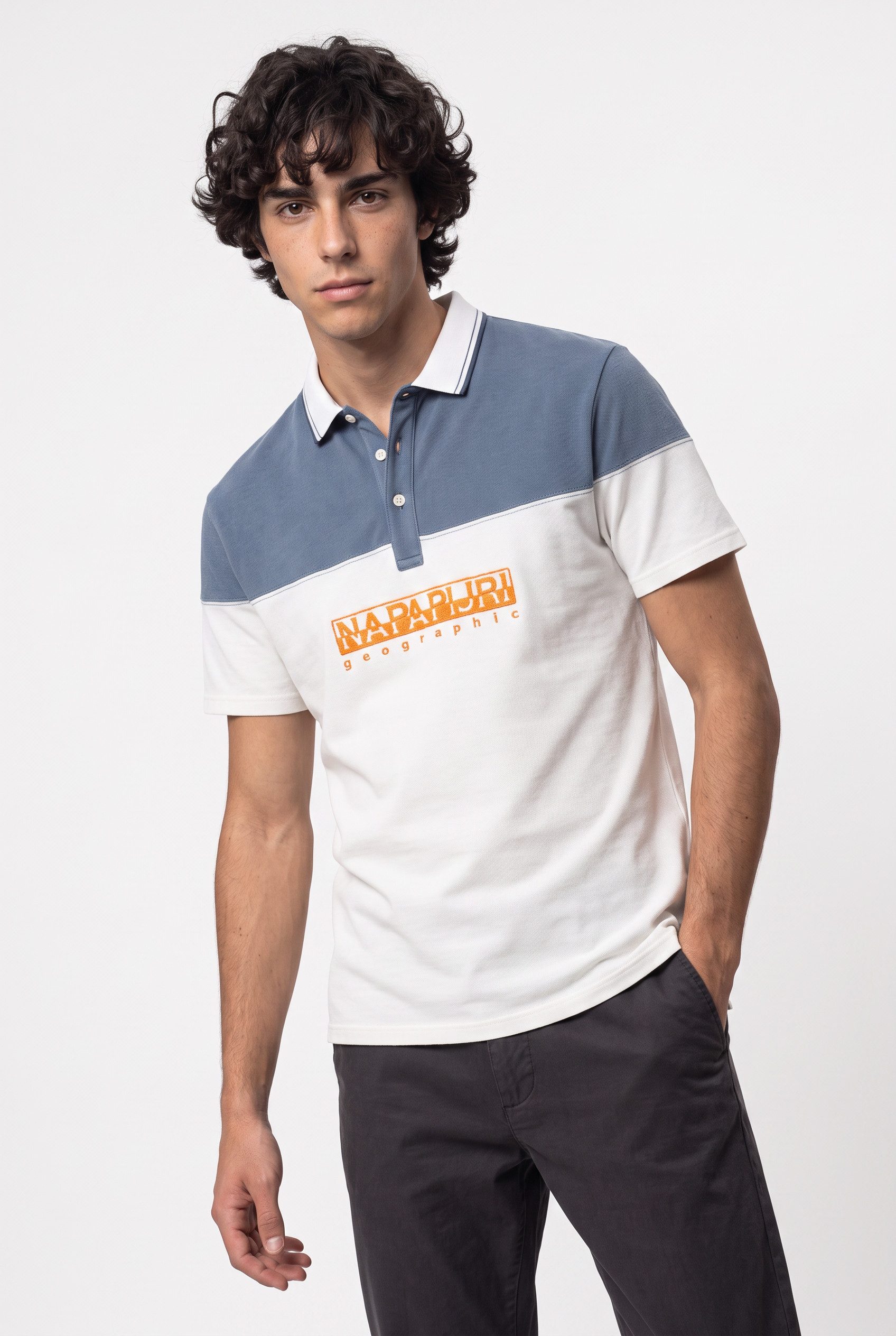 Napapijri Poloshirt E-SATURNIA SS mit kurzer Knopfleiste, aus Piqué-Material aus Baumwolle