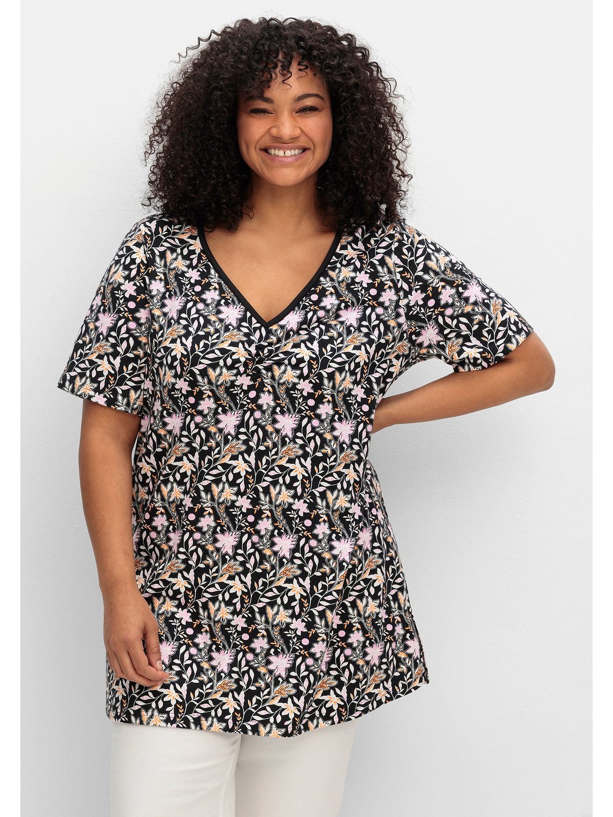 Sheego T-Shirt Große Größen mit Blumendruck, in leichter A-Linie
