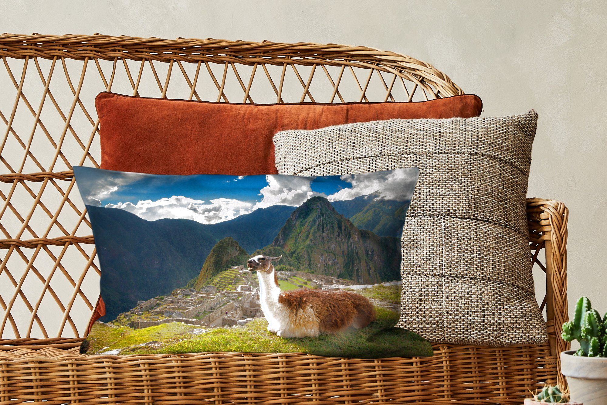 MuchoWow Dekokissen Alpaka - mit Felsen, Machu Schlafzimmer - Picchu Wohzimmer Füllung, Dekoration, Dekokissen Zierkissen