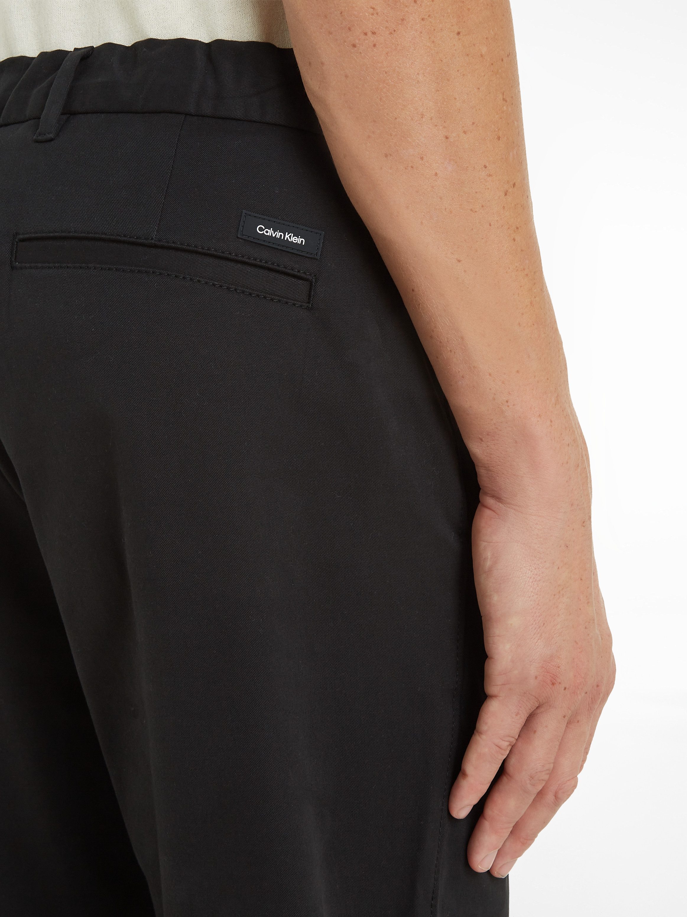 Calvin Klein Chinohose MODERN TWILL REGULAR STRAIGHT mit Logoprägung