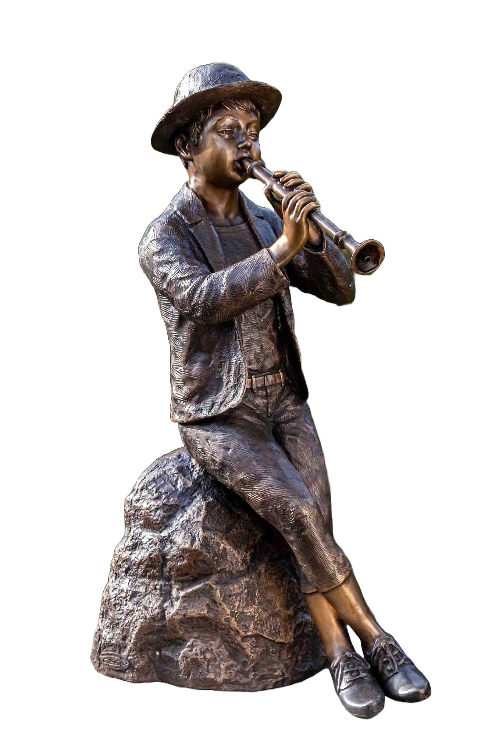 IDYL Gartenfigur IDYL Bronze-Skulptur Kind Flötenspieler Junge, Bronze – sehr robust – Langlebig – witterungsbeständig