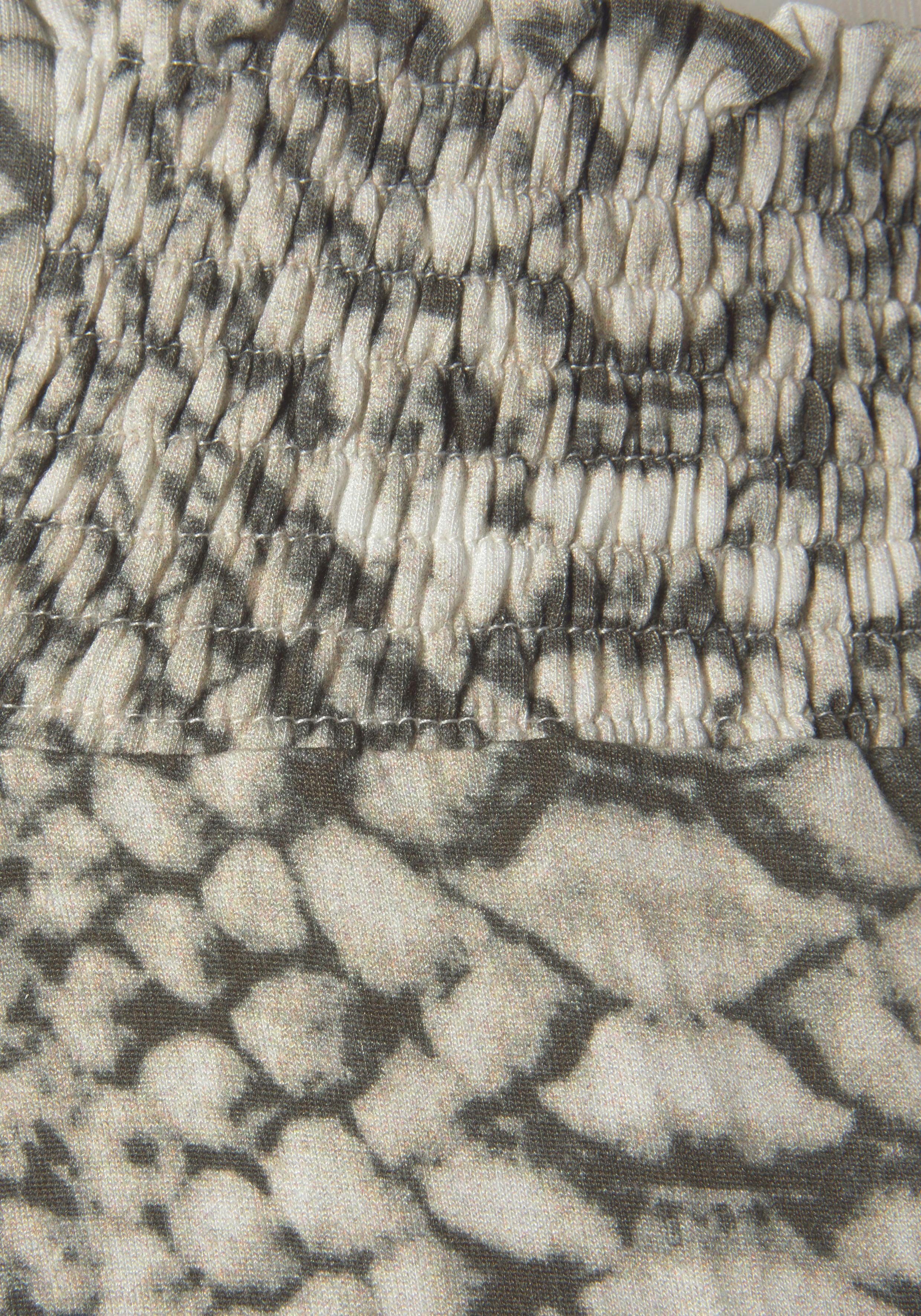LASCANA Strandhose mit Alloverprint 7/8-Länge, in und Taschen, Reptiloptik Stoffhose