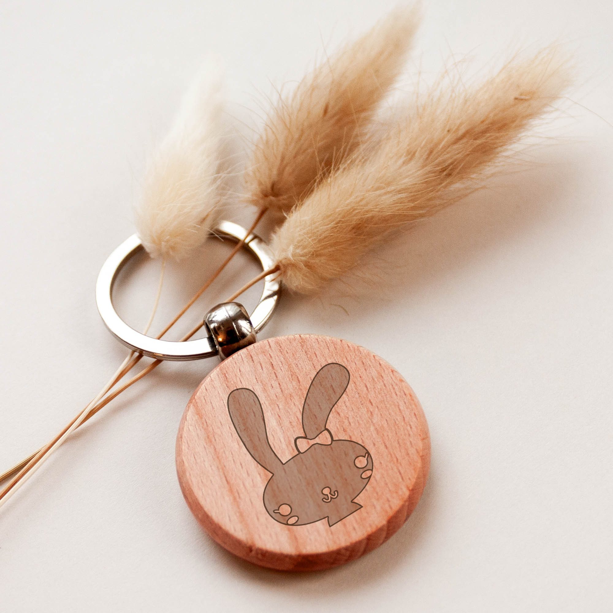 banjado Schlüsselanhänger mit Gravur aus unbehandeltem Holz - Motiv "Hase" mit Schlüsselring (1-tlg)