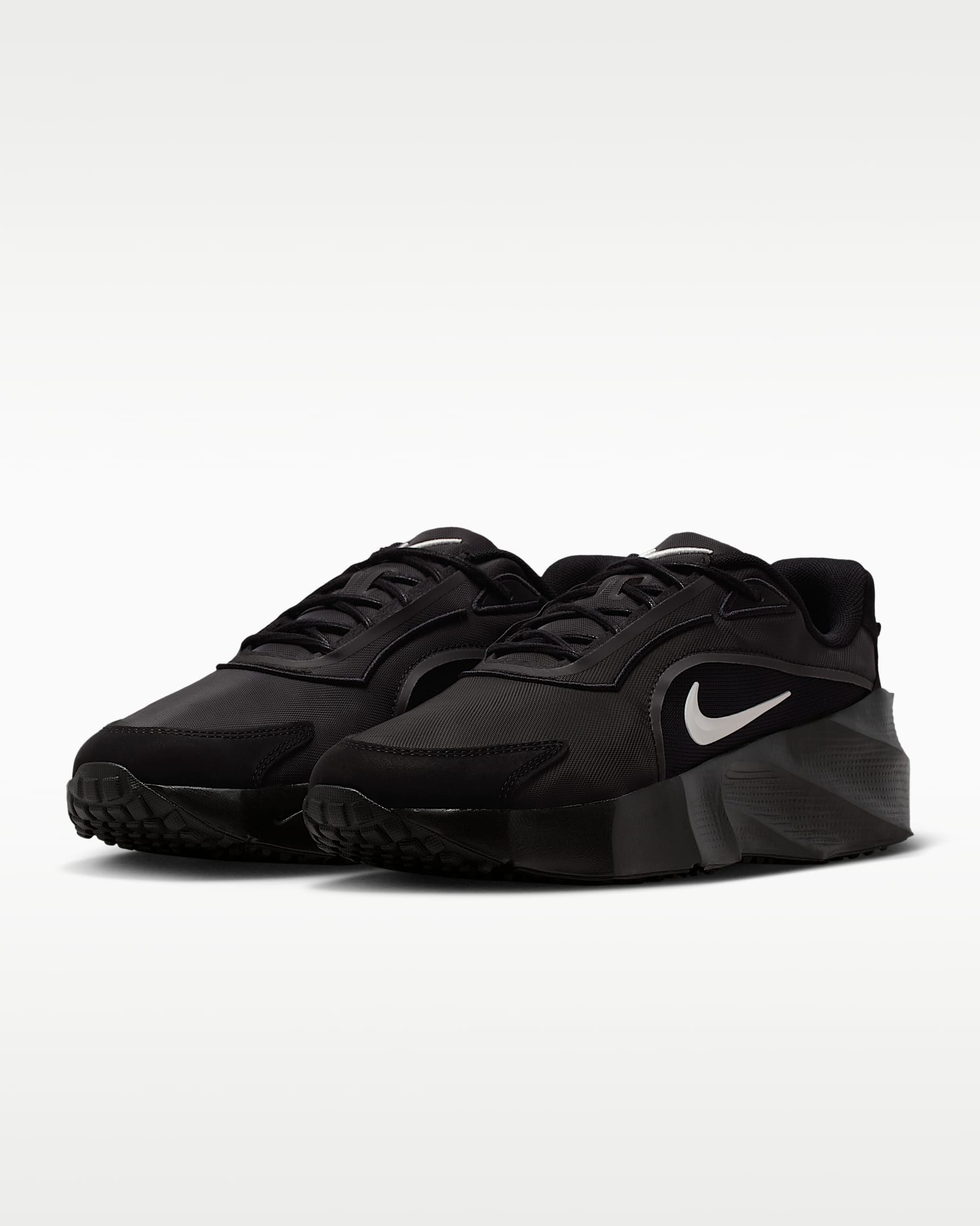Nike Sportswear Aura Edge Sneaker