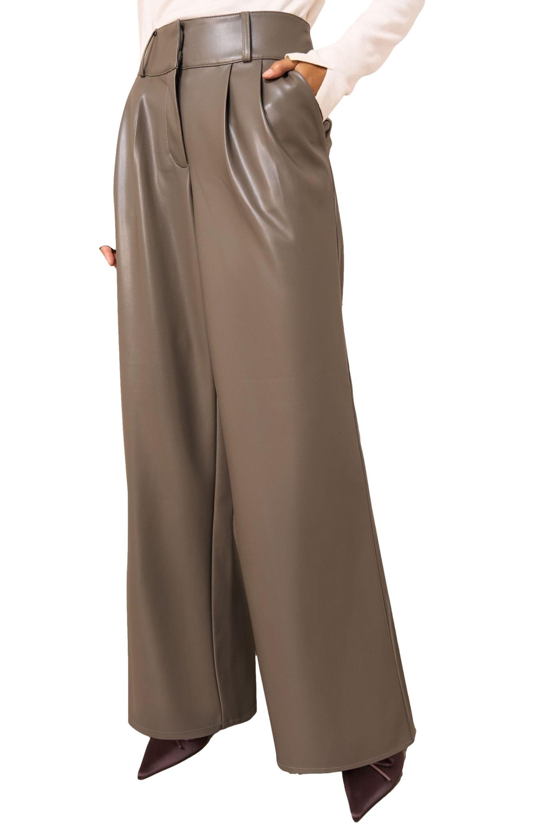 Lederhose Friends Like These Faltenhose mit weitem Bein
