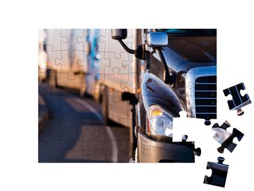 puzzleYOU Puzzle LKW mit Anhänger auf der Straße, 48 Puzzleteile, puzzleYOU-Kollektionen Trucks & LKW