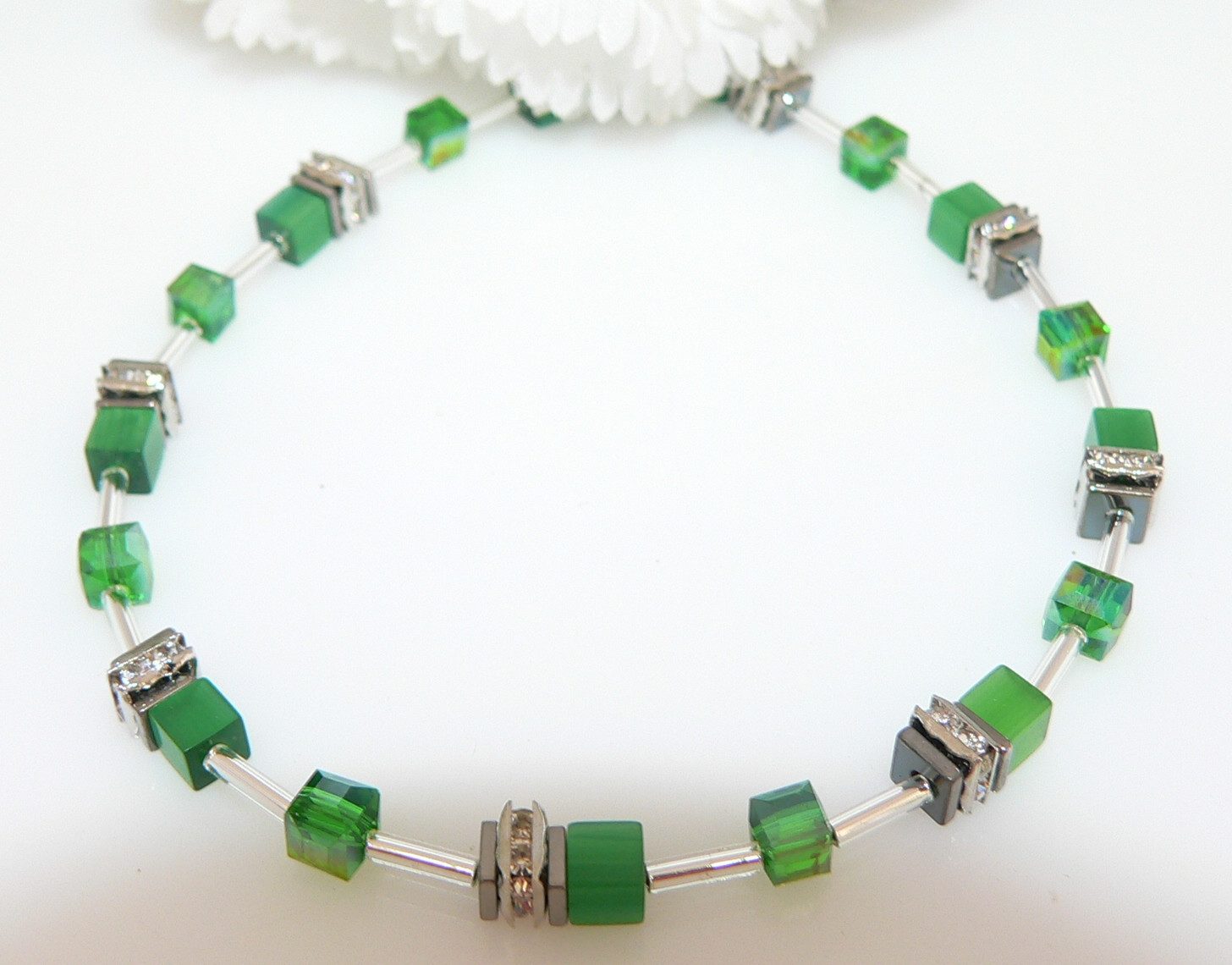 traumschmuck Perlenarmband 502 Armband 4mm Würfel CatEye Kristallglas facettiert Strass, handgefertigt, Made in Germany