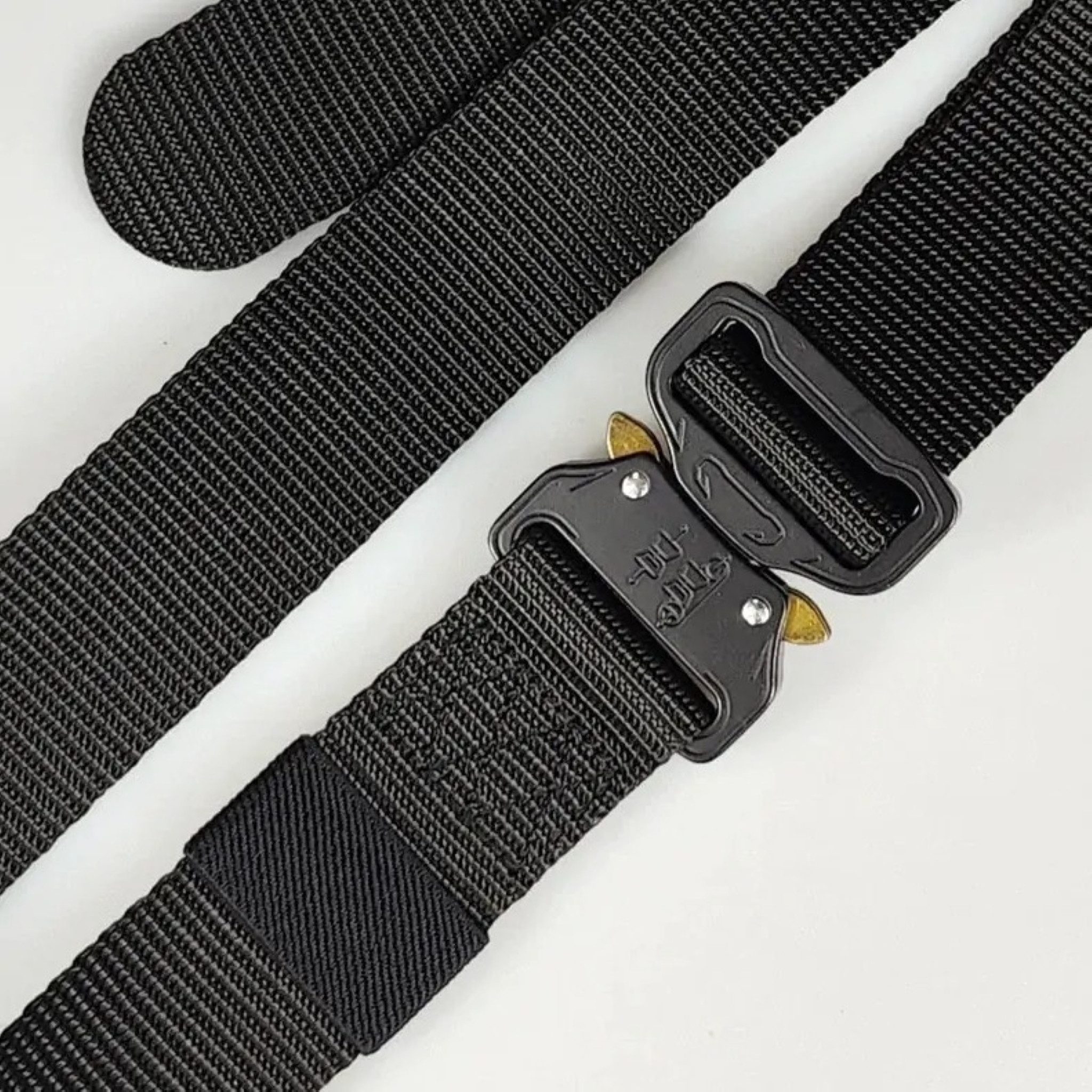 Foxter Stoffgürtel Nylon Gürtel Metallschnalle Schnellverschluss verstellbar 125cm (Nylon Gürtel mit Schnellverschluss und Metallschnalle einzeln, Freizeit Gürtel Nylon robust verstellbar Metallschnalle 125cm) Schnellverschluss robust verstellbar Metallschnalle Nylon Gürtel