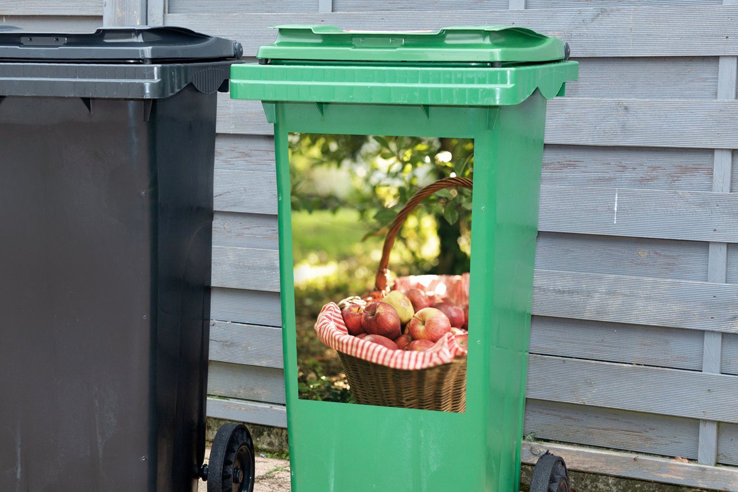 MuchoWow Wandsticker Korb - Apfel (1 Abfalbehälter Mülleimer-aufkleber, Sticker, Mülltonne, Container, St), Vorleger 