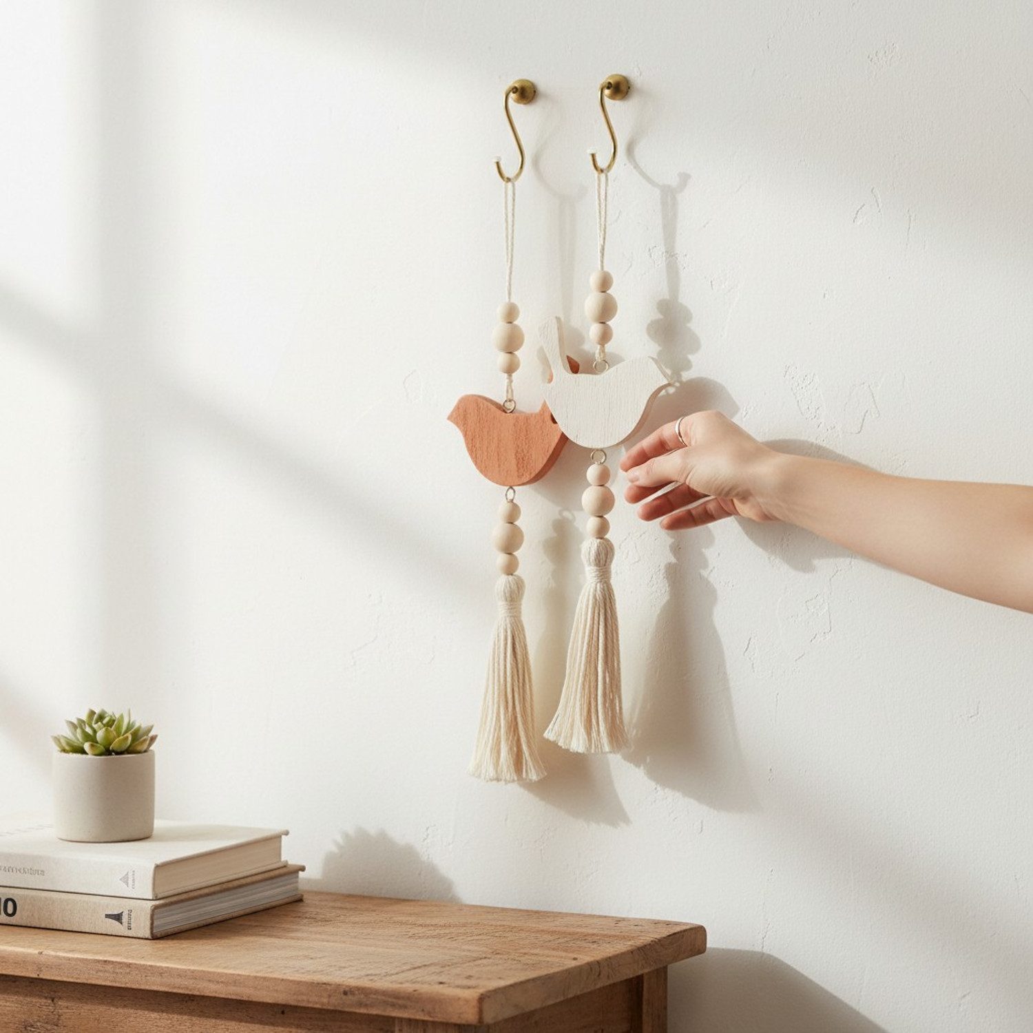 Macosa Home Hängedekoration Vogel Orange Weiß Holz Jute Frühling Frühlingsdeko (Fensterdekoration, 2 St., Fenster Deko Dekovogel), Dekohänger Türdeko Dekoration
