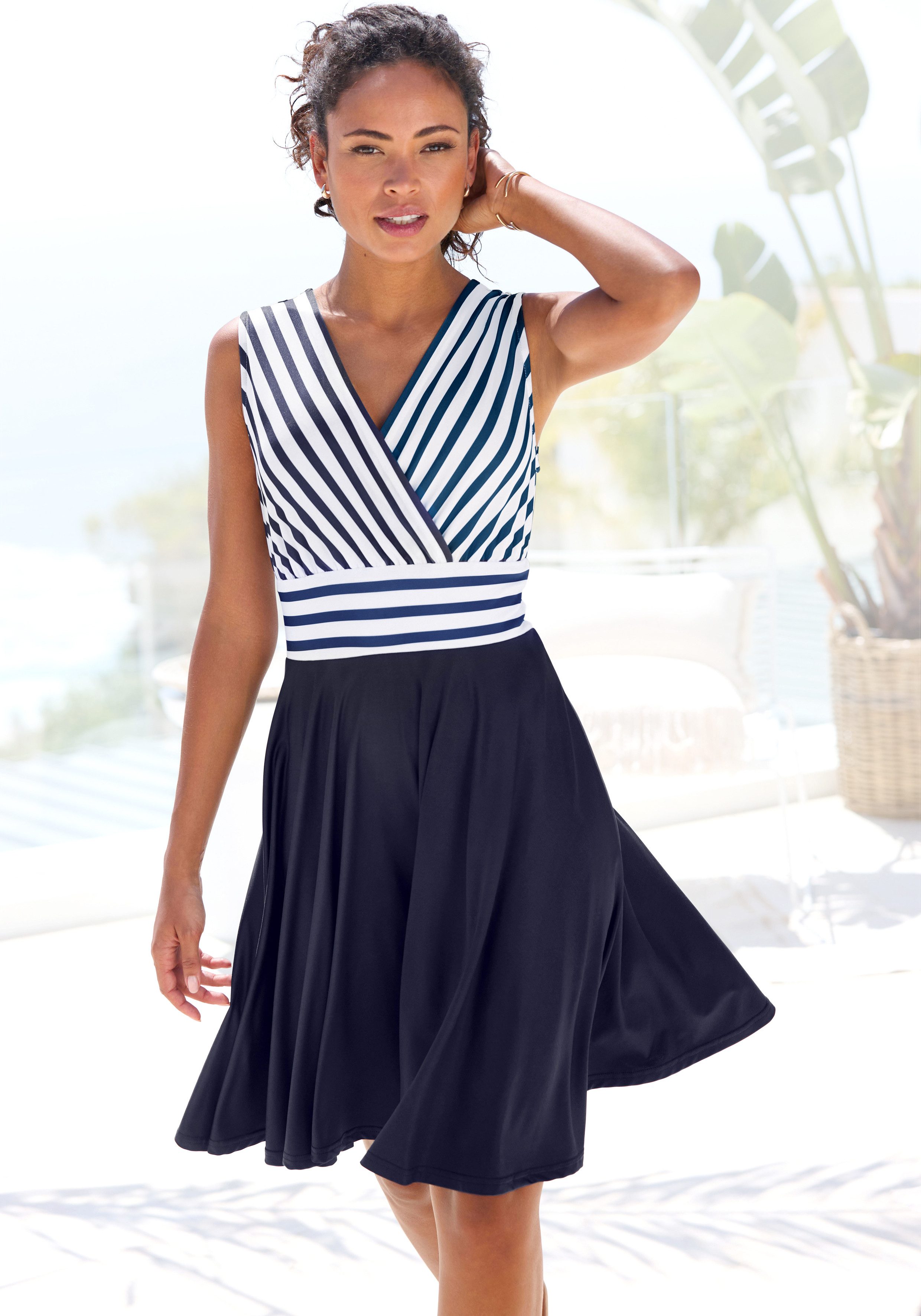 LASCANA Sommerkleid in Wickeloptik, Strandkleid, maritim günstig online kaufen