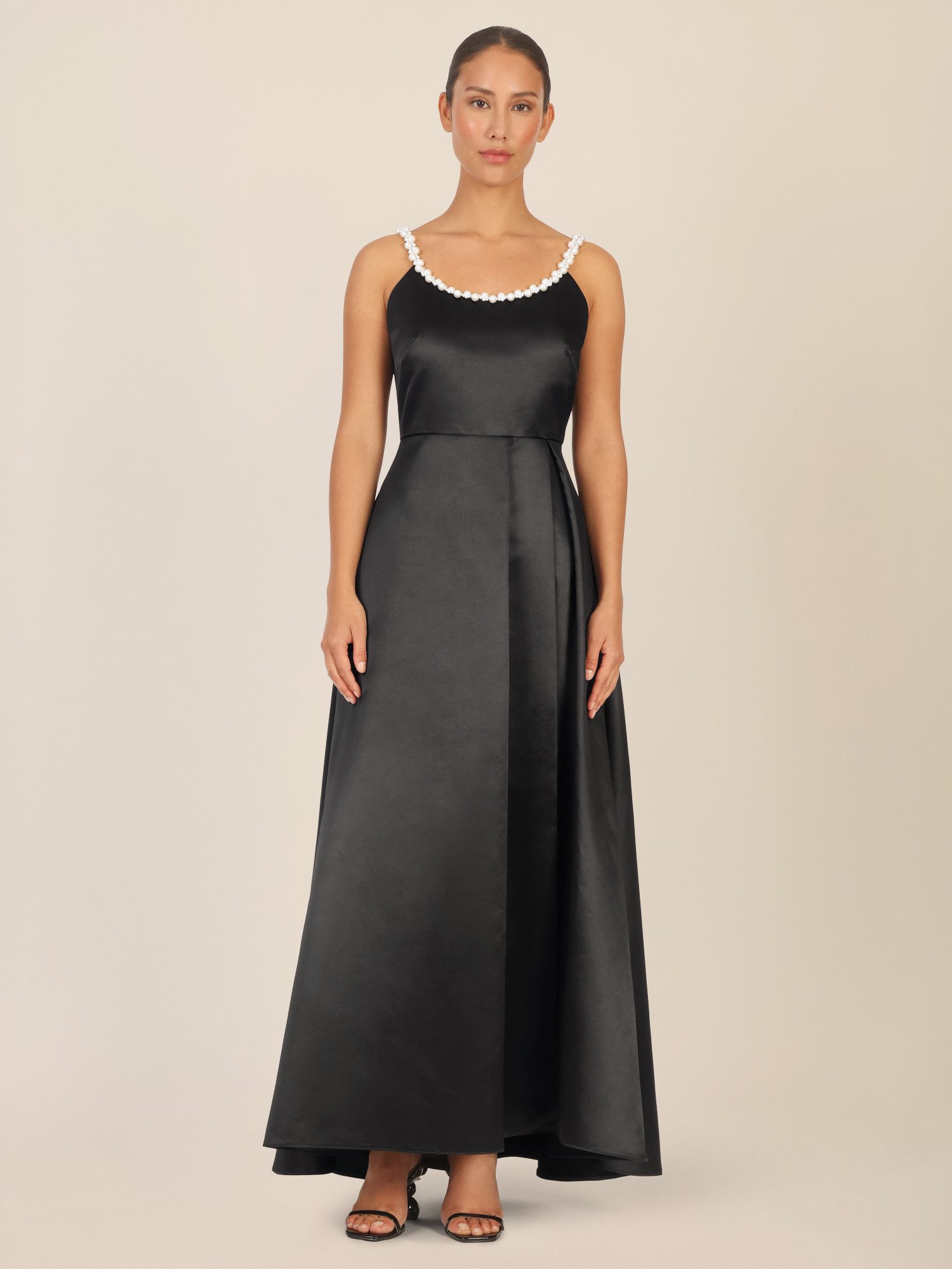 Apart Abendkleid mit Perlenbesatz am Ausschnitt günstig online kaufen