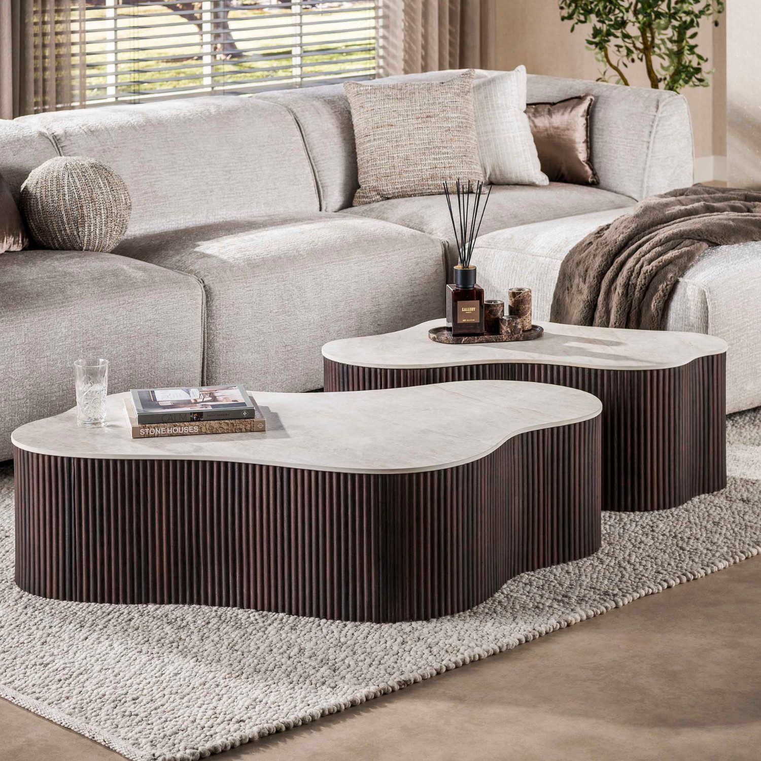 alesvelt Couchtisch Set CERAMO GRANDE 2-teilige XXL-Loungetische im Monolith-Design (2er-Set), 135x34cm 103x37cm Travertin-Optik