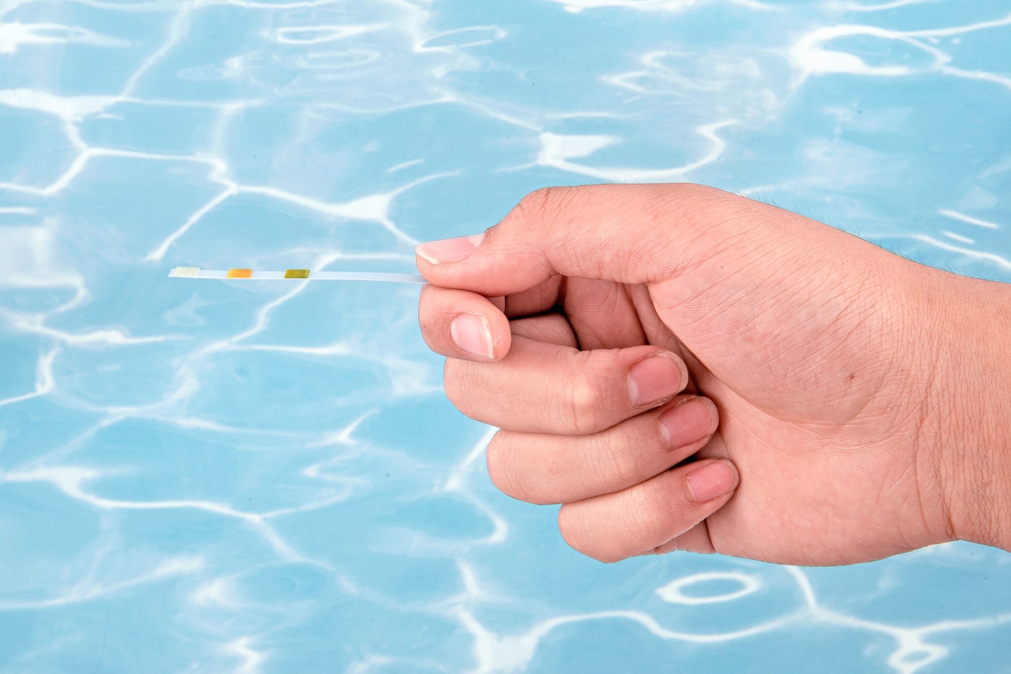 Bestway Pool-Wassertest Teststreifen 3-in-1 für Pool und Spa 50 Stück, zum einfachen Überprüfen des Chemikaliengehalts