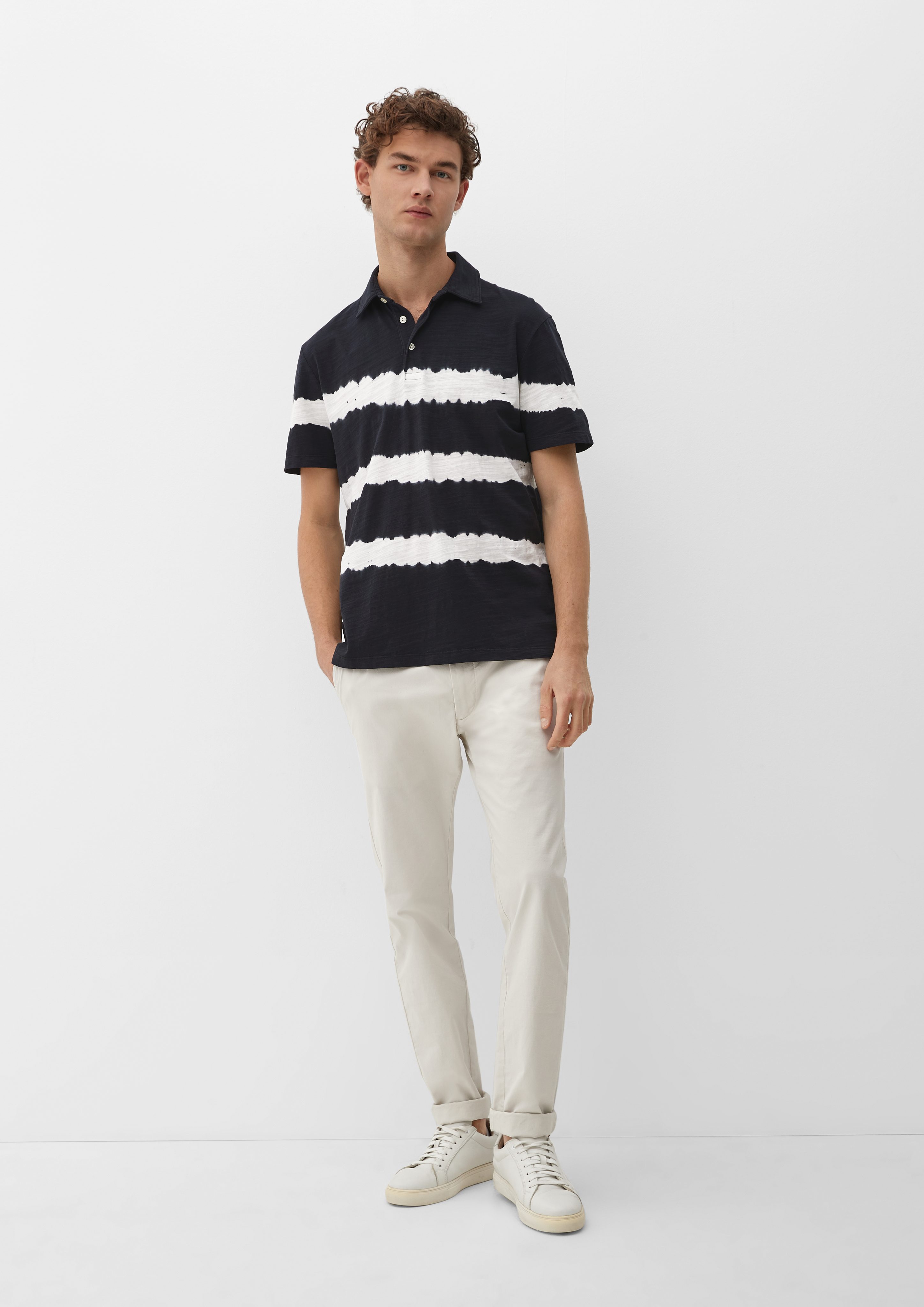 s.Oliver Kurzarmshirt Poloshirt Batik-Look Dye Garment im schwarz