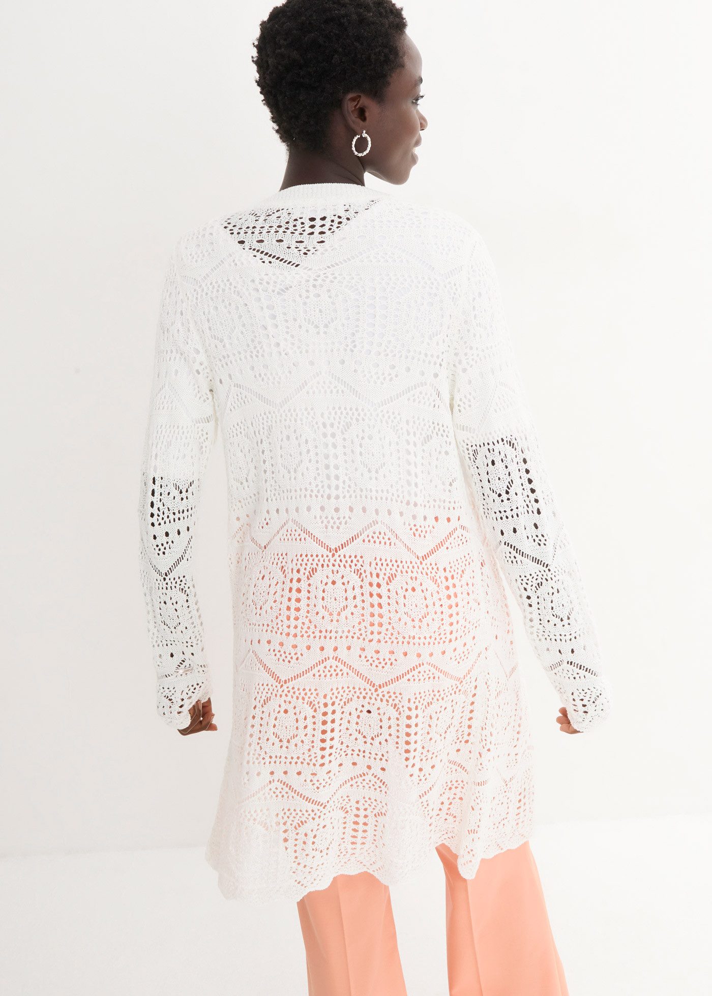 bonprix Longstrickjacke (1-tlg) lockere und offene Passform, mit femininem Lochmuster, casual Stil