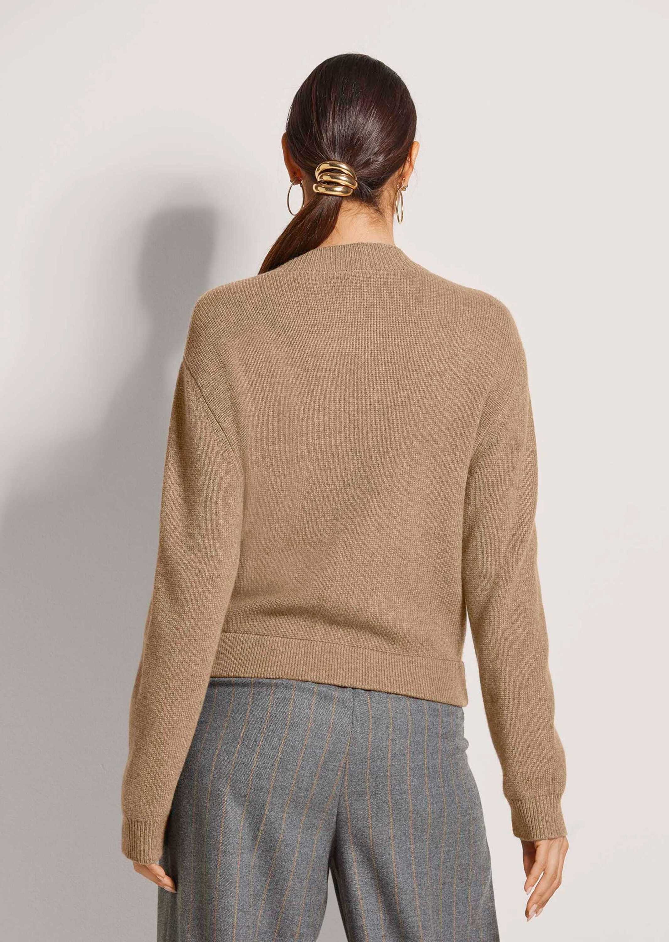 MADELEINE Strickjacke Sportiver Strick-Blouson mit Reißverschluss Eleganter Blouson mit Stehkragen und Zipper, Langarm