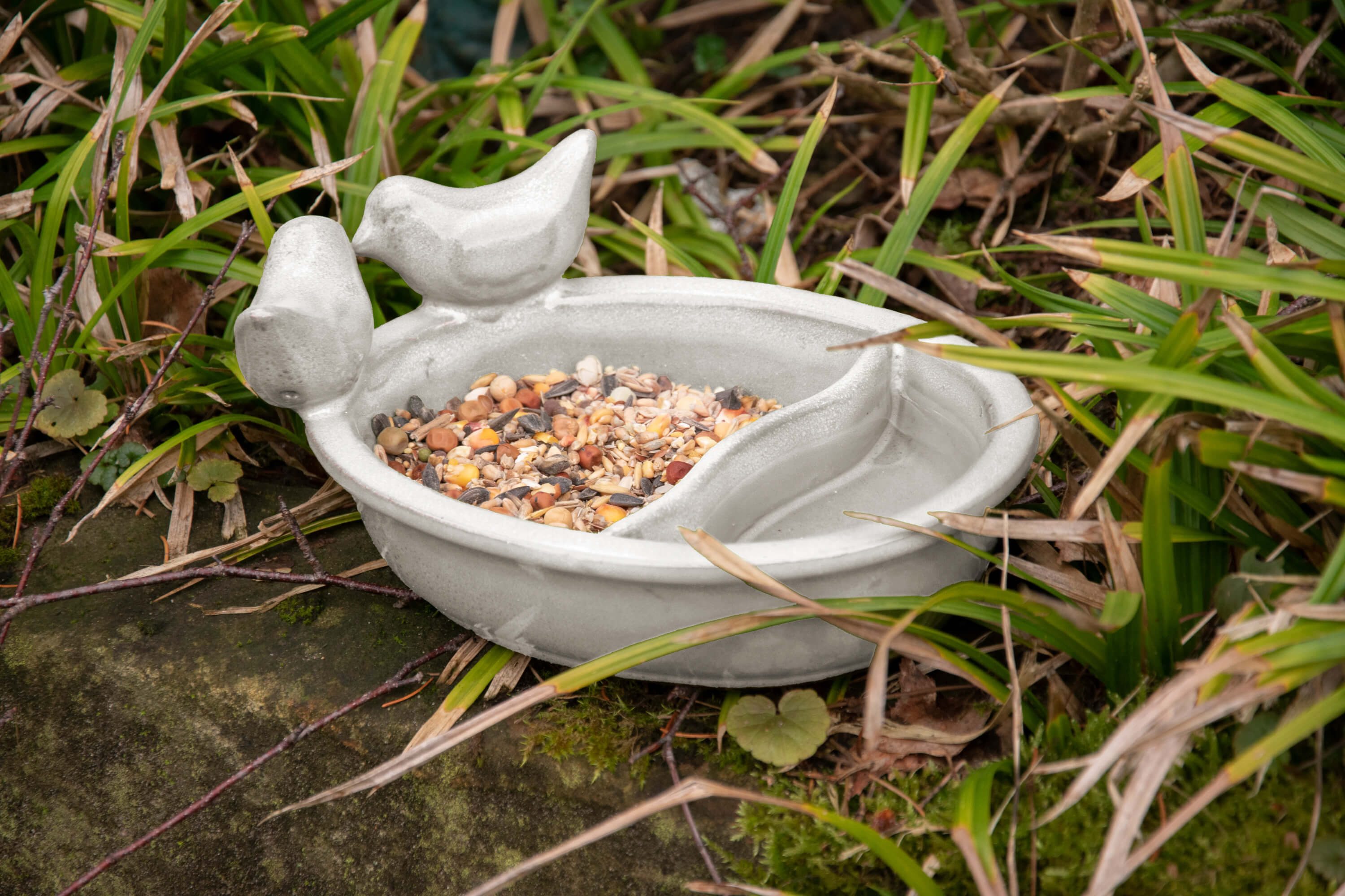 esschert design Vogeltränke Stilvoll und funktional: Unsere 2 in1 Keramik-Futter- und Trinkschalen
