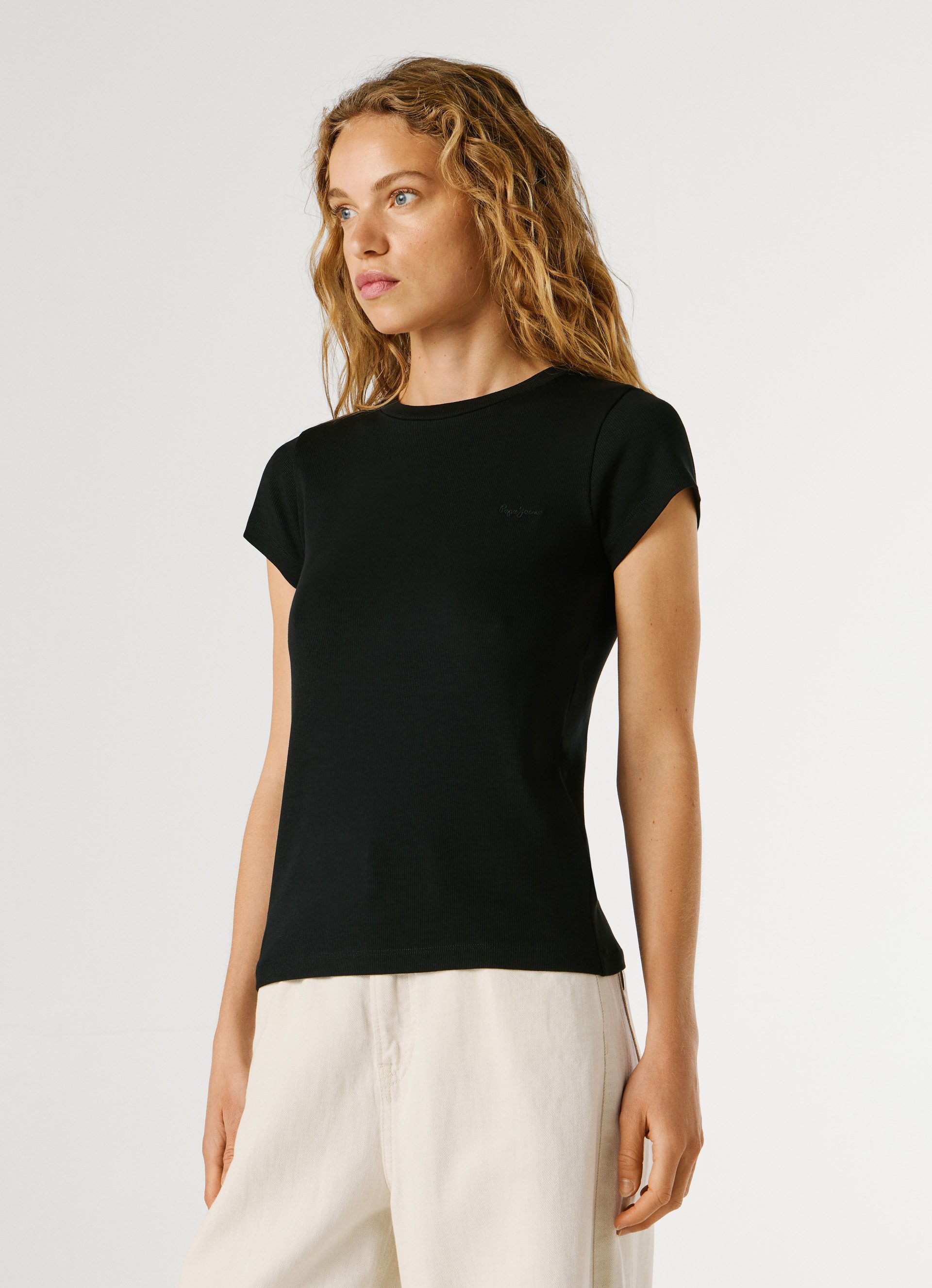Pepe Jeans T-Shirt MERIDA aus elastischem Rippstoff, Rundhalsform günstig online kaufen