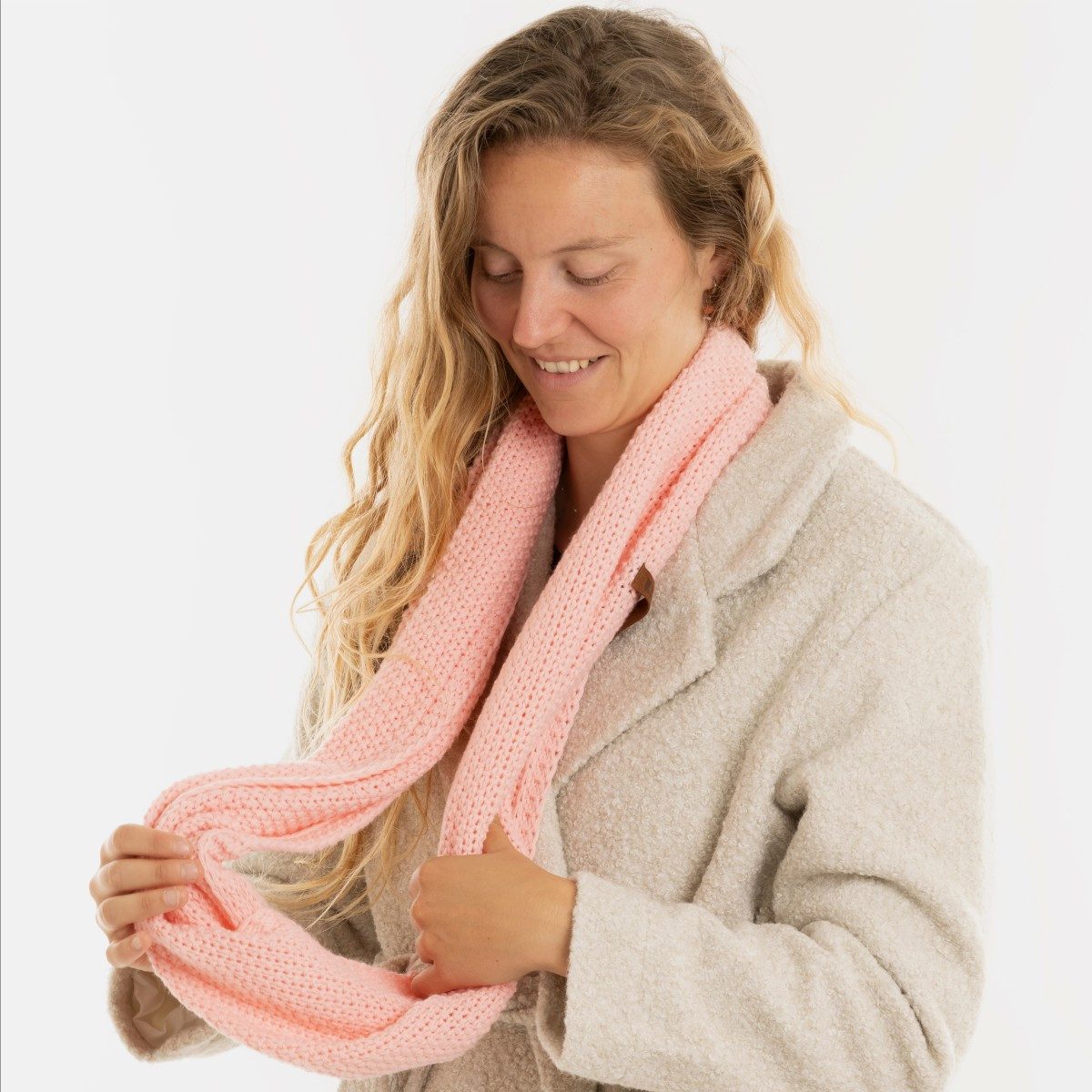 Knit Factory Strickschal Coco Loop Schal Blossom Pink One Size, (Set, 1-St. Spar-Set), Schal Damen Herren set loop tücher schals winter Strick Mode herbst
