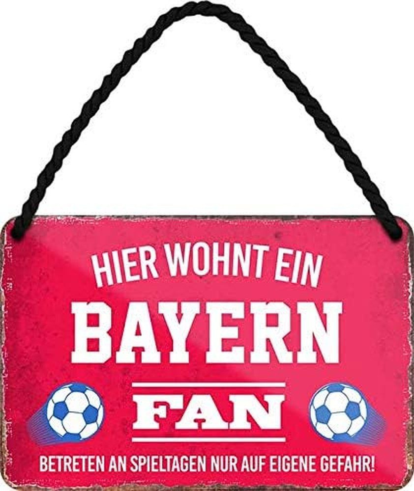 schilderkreis24 Metallschild Hier wohnt ein Bayern Fan günstig online kaufen
