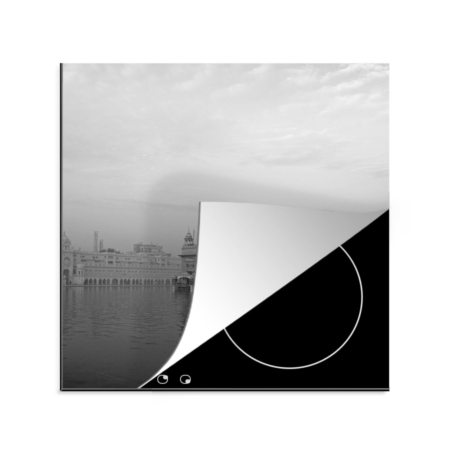 MuchoWow Herdblende-/Abdeckplatte Schwarz-Weiß-Bild des Goldenen Tempels in Amritsar am Morgen, Vinyl, (1 tlg), 78x78 cm, Ceranfeldabdeckung, Arbeitsplatte für küche