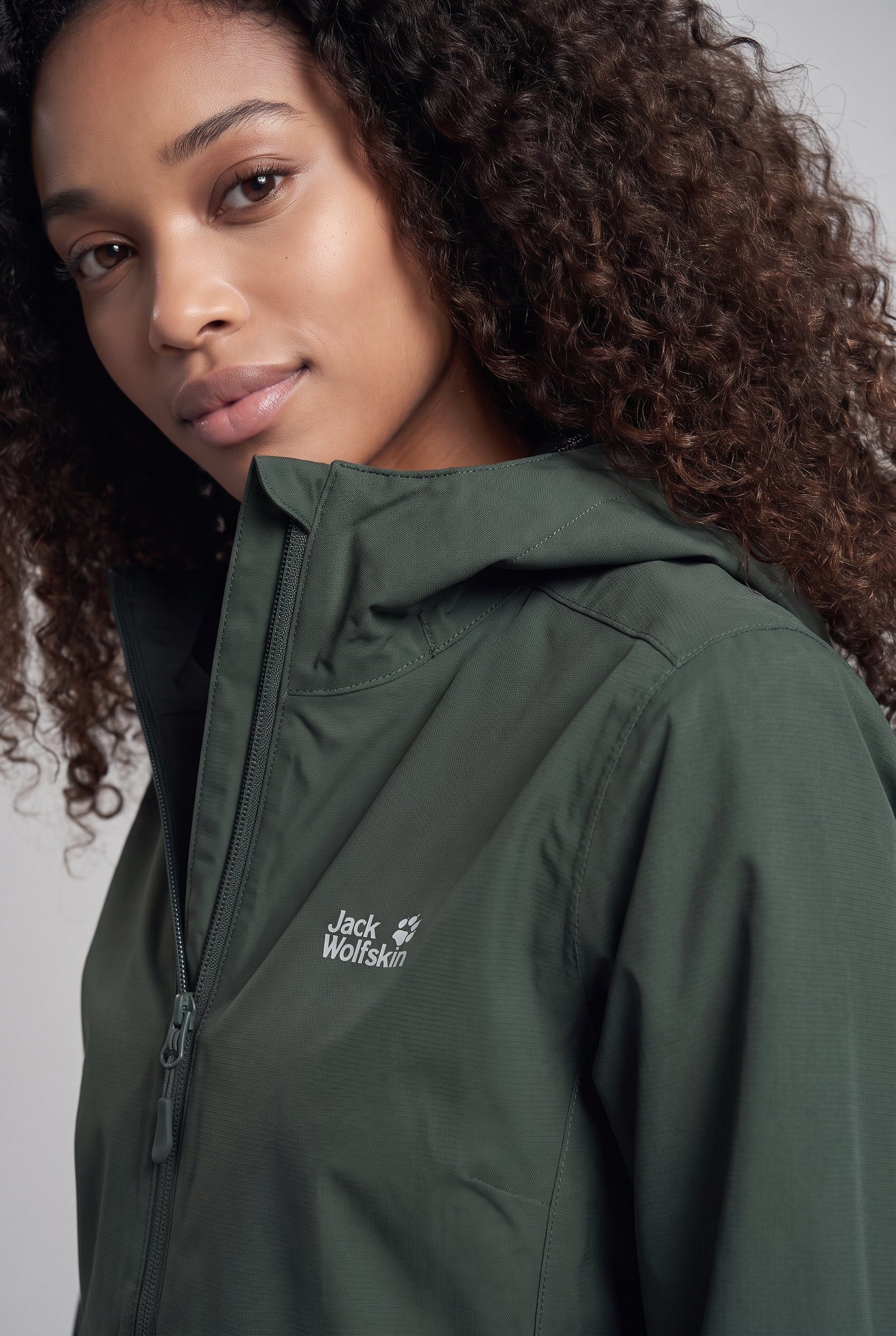 Jack Wolfskin Regenjacke OUTROVERT 2L JKT W mit Kapuze, wasserdicht, atmungsaktiv
