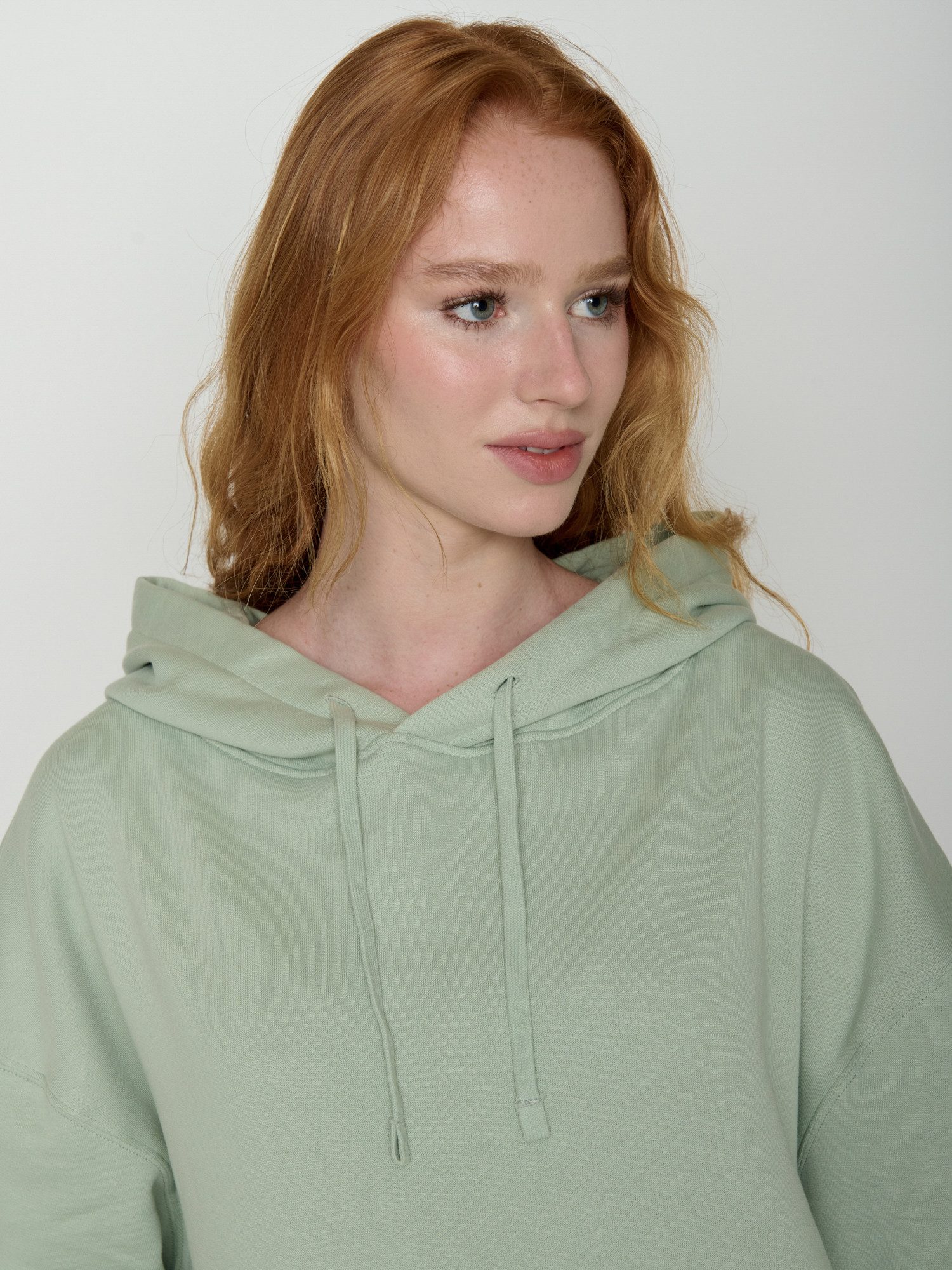 GreenBomb Hoodie Mello Les Fleurs (1) weitgeschnittener Hoodie, Oversized Fit, aufgesetzte Fronttasche