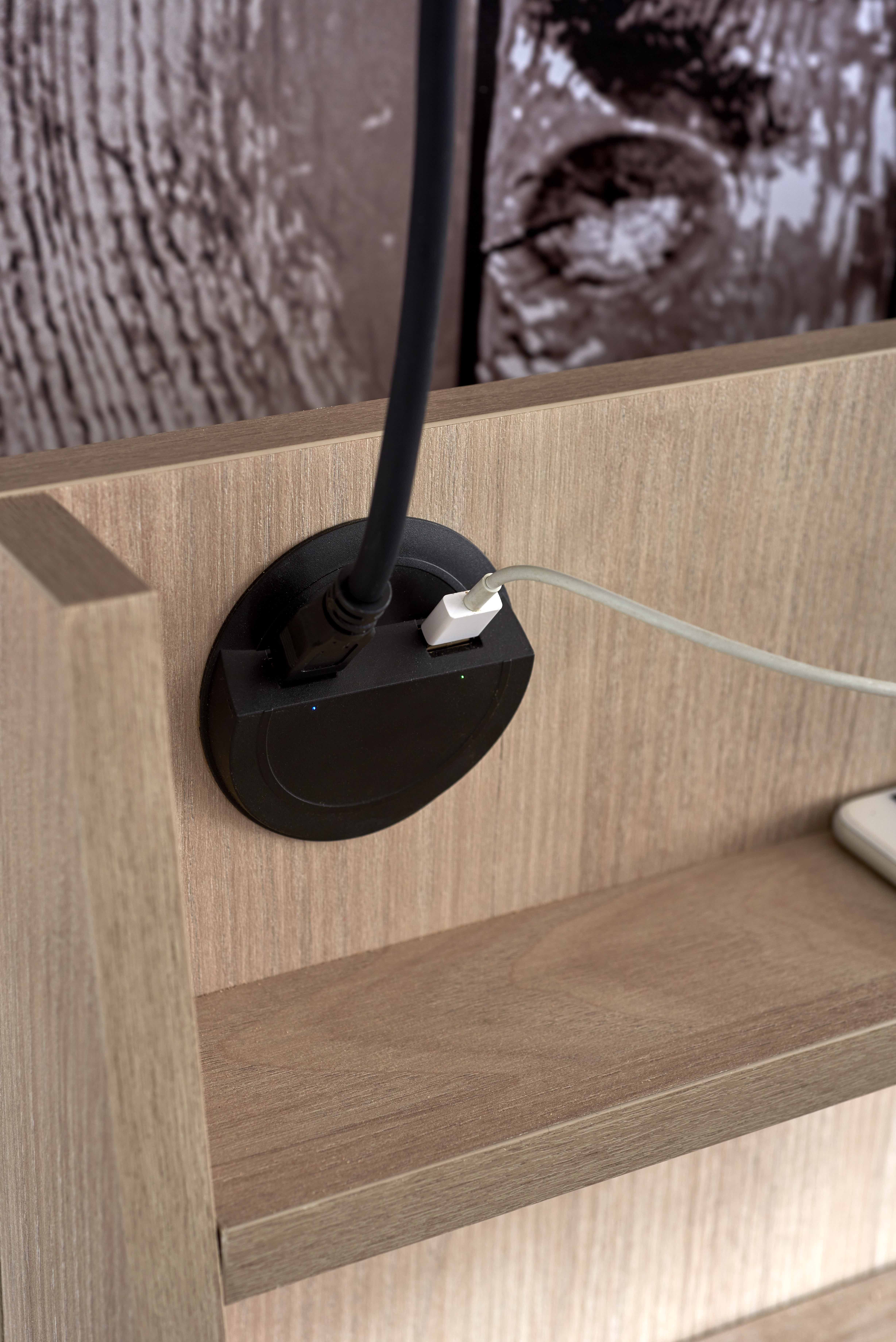 Möbel-Zeit Kinderschreibtisch DENIM Vintage in Holz und blassblau mit integrierter USB-Ladestation, mit integrierter USB-Ladestation